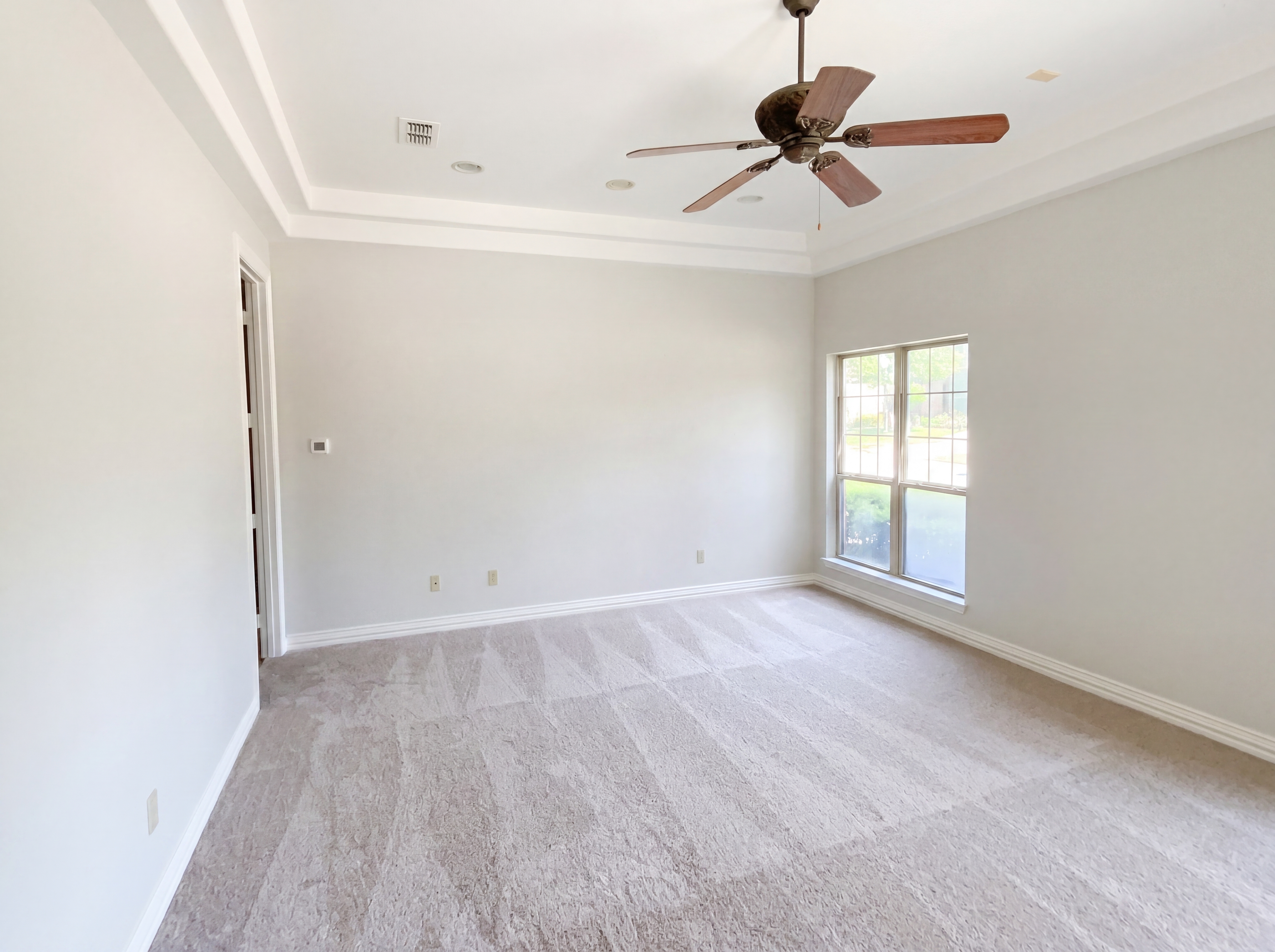 Photo 4 of 38 of 4201 Bluff View Dr, Granbury, TX
