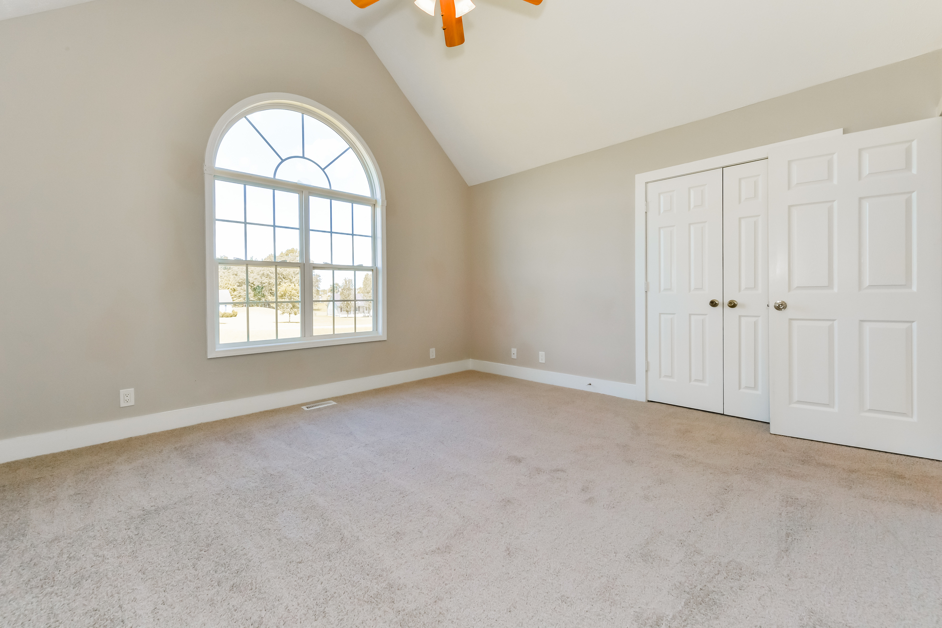 Photo 10 of 21 of 340 Green Grass Way, Manchester, TN