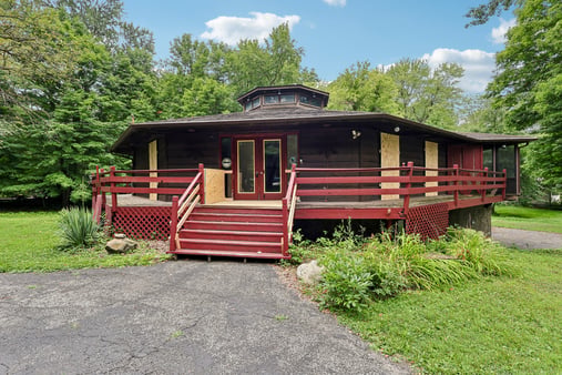 Photo 1 of 27 of 9550 Olde 8 Rd, Northfield, OH