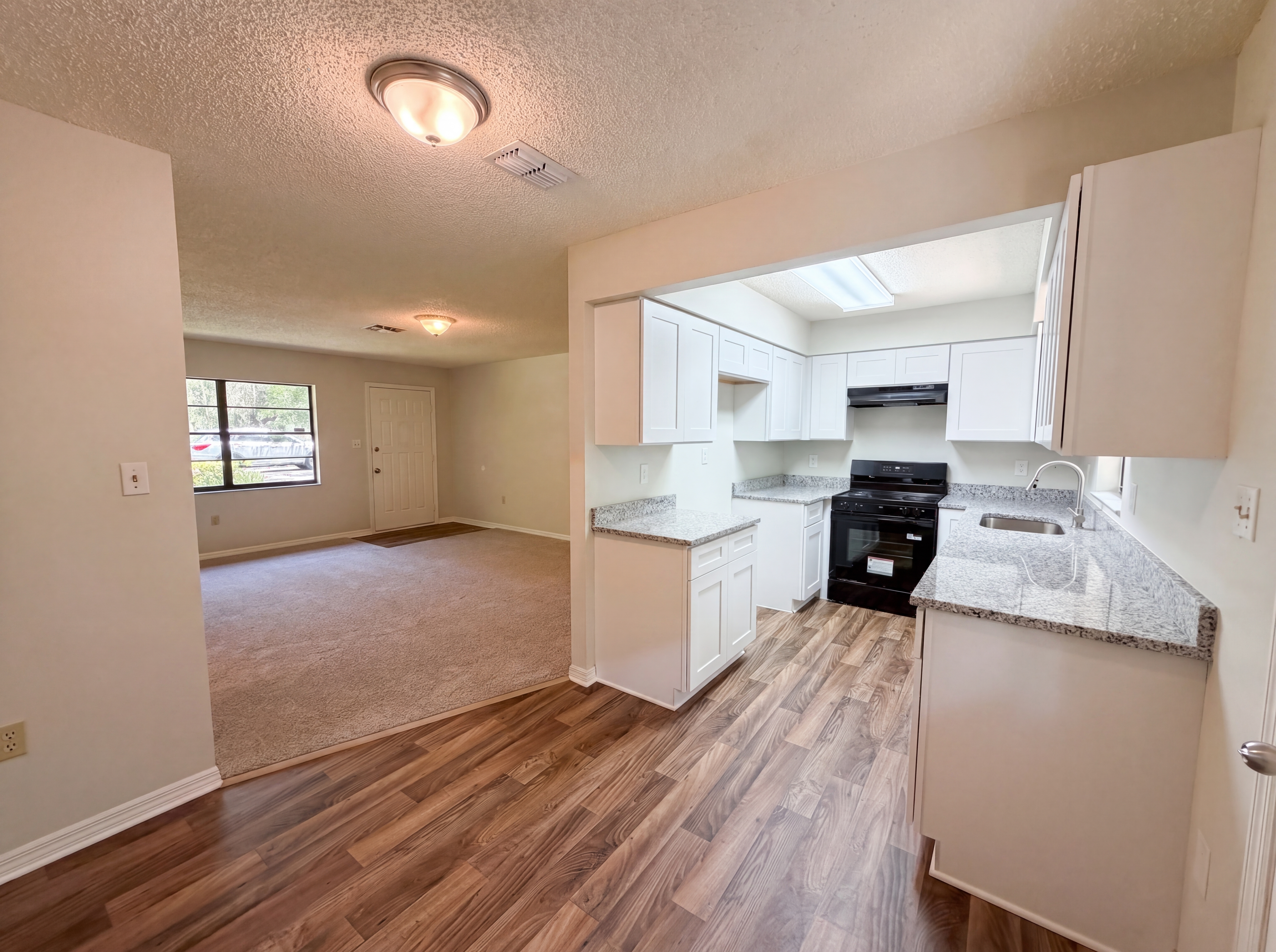 Photo 2 of 18 of 2505 Velma Ter, Leesburg, FL