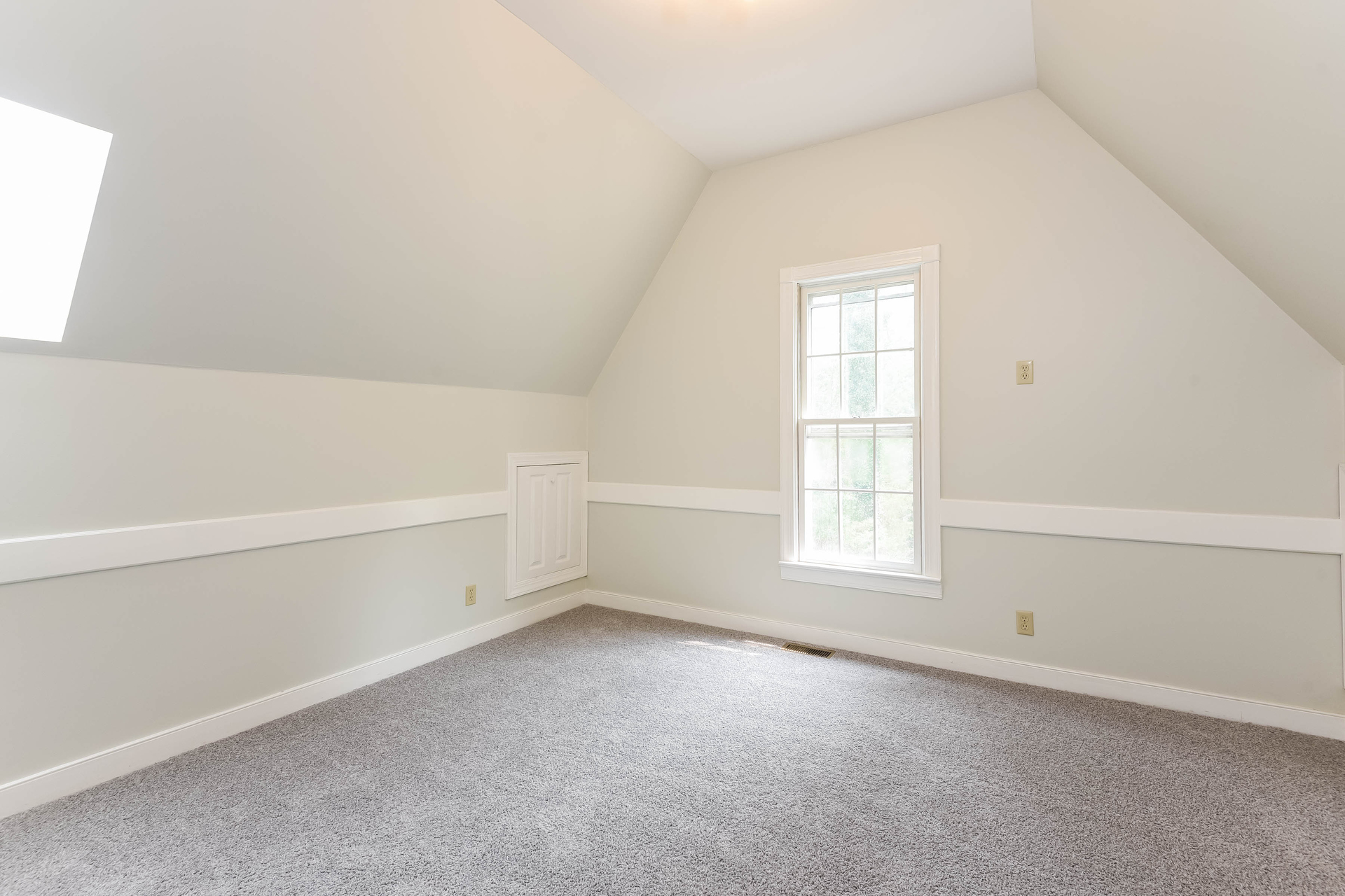 Photo 13 of 21 of 8201 Yolanda Rd, Henrico, VA