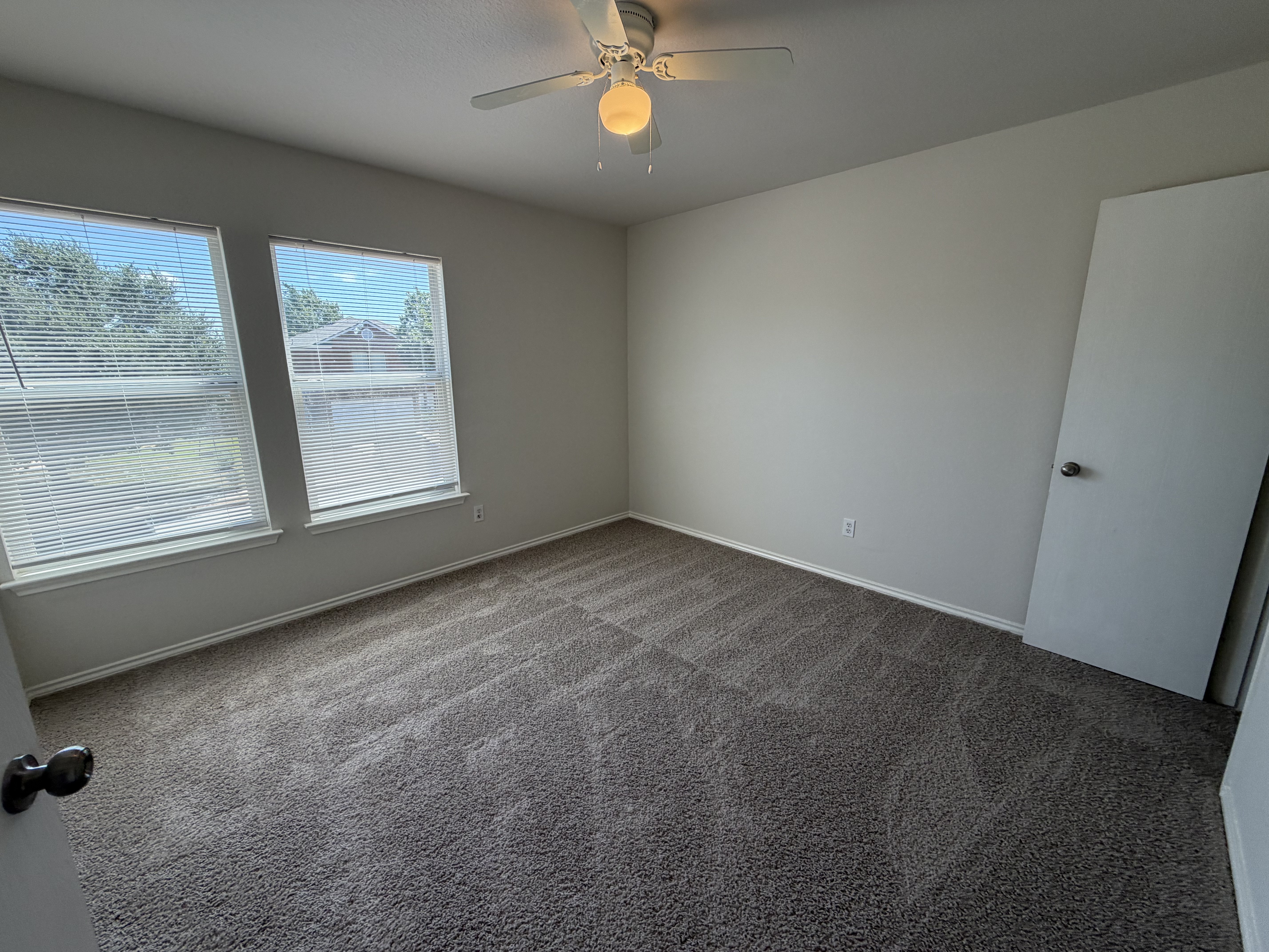 Photo 11 of 21 of 305 Edgewood Cv, Leander, TX