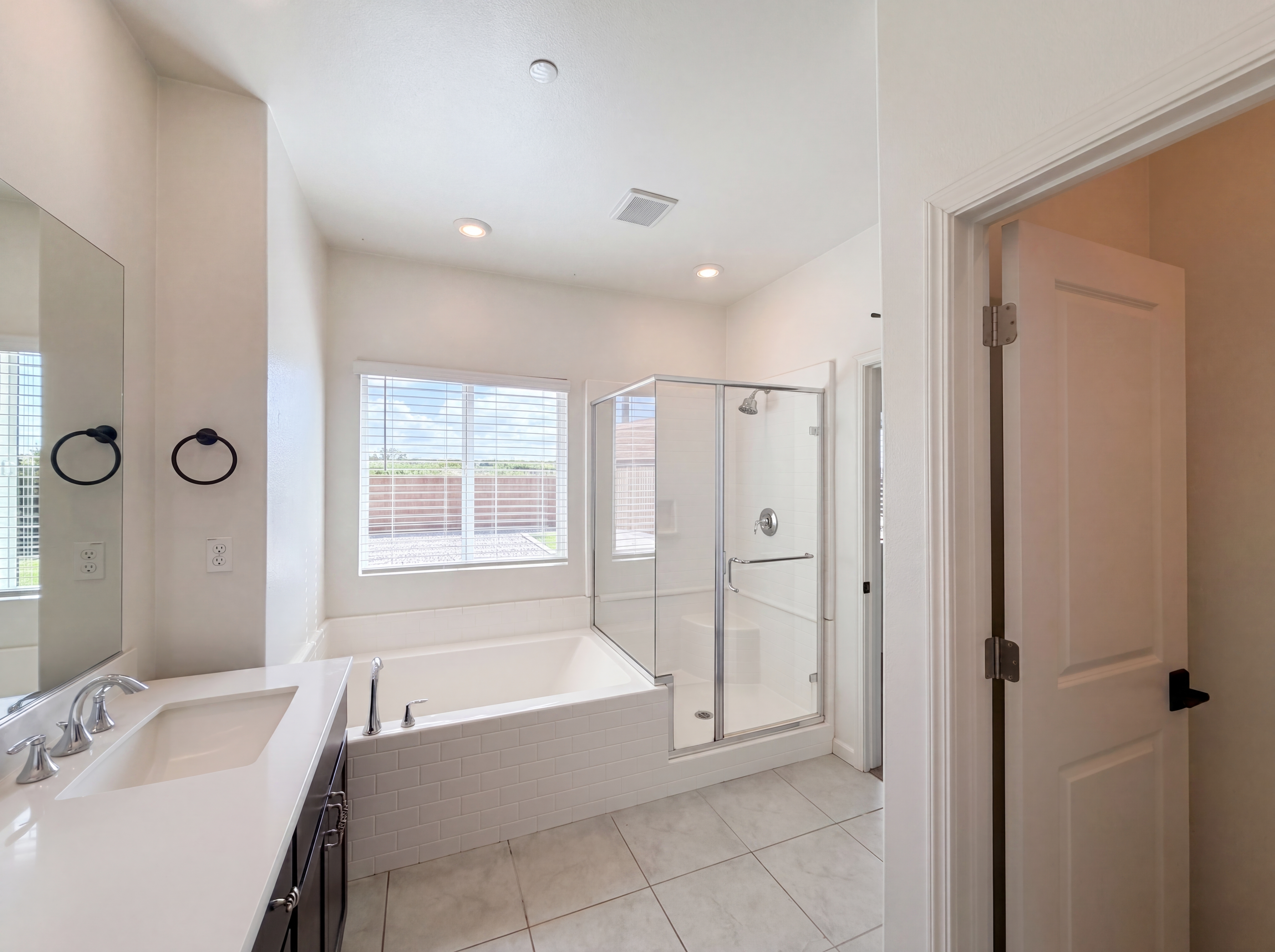 Photo 20 of 54 of 1187 Bordeaux Ct, Olivehurst, CA