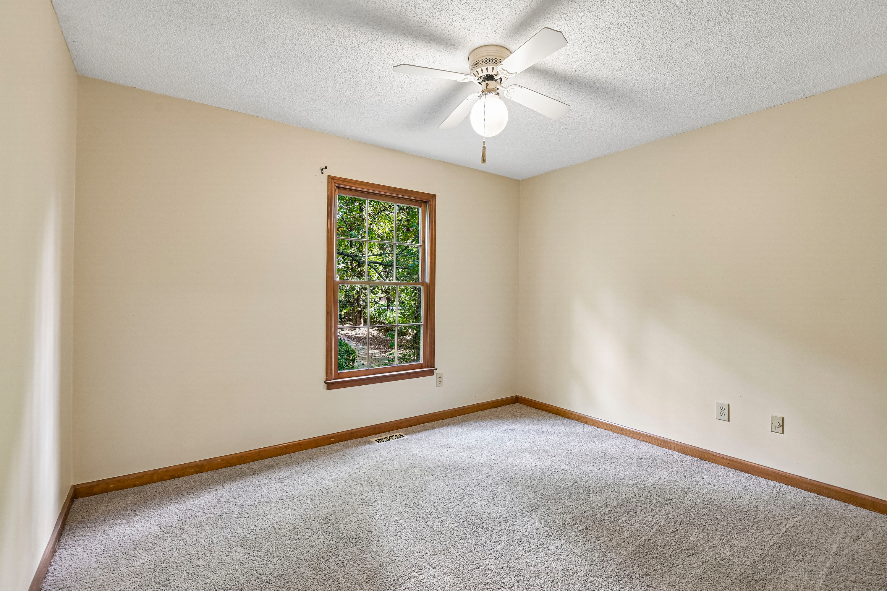 Photo 18 of 28 of 2623 Wellington Dr, Marietta, GA