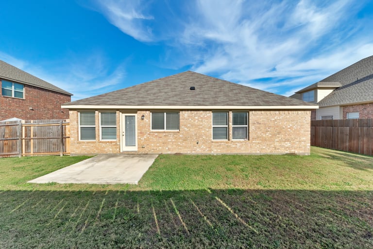 Photo 29 of 30 - 2807 Oak Glen Dr, Grand Prairie, TX 75052