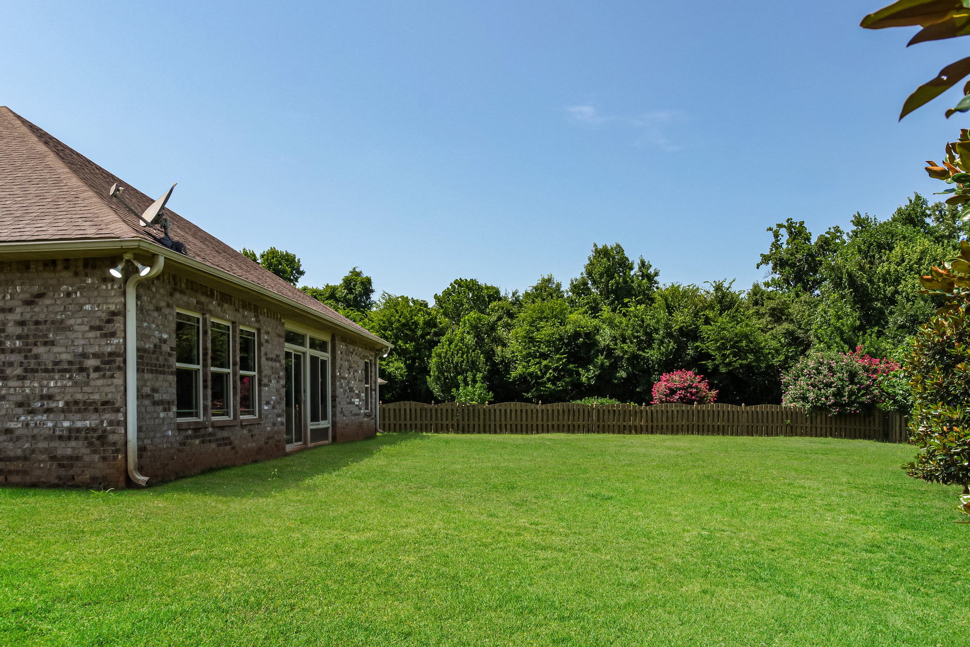 Photo 19 of 21 of 402 Mossyleaf Dr SW, Huntsville, AL