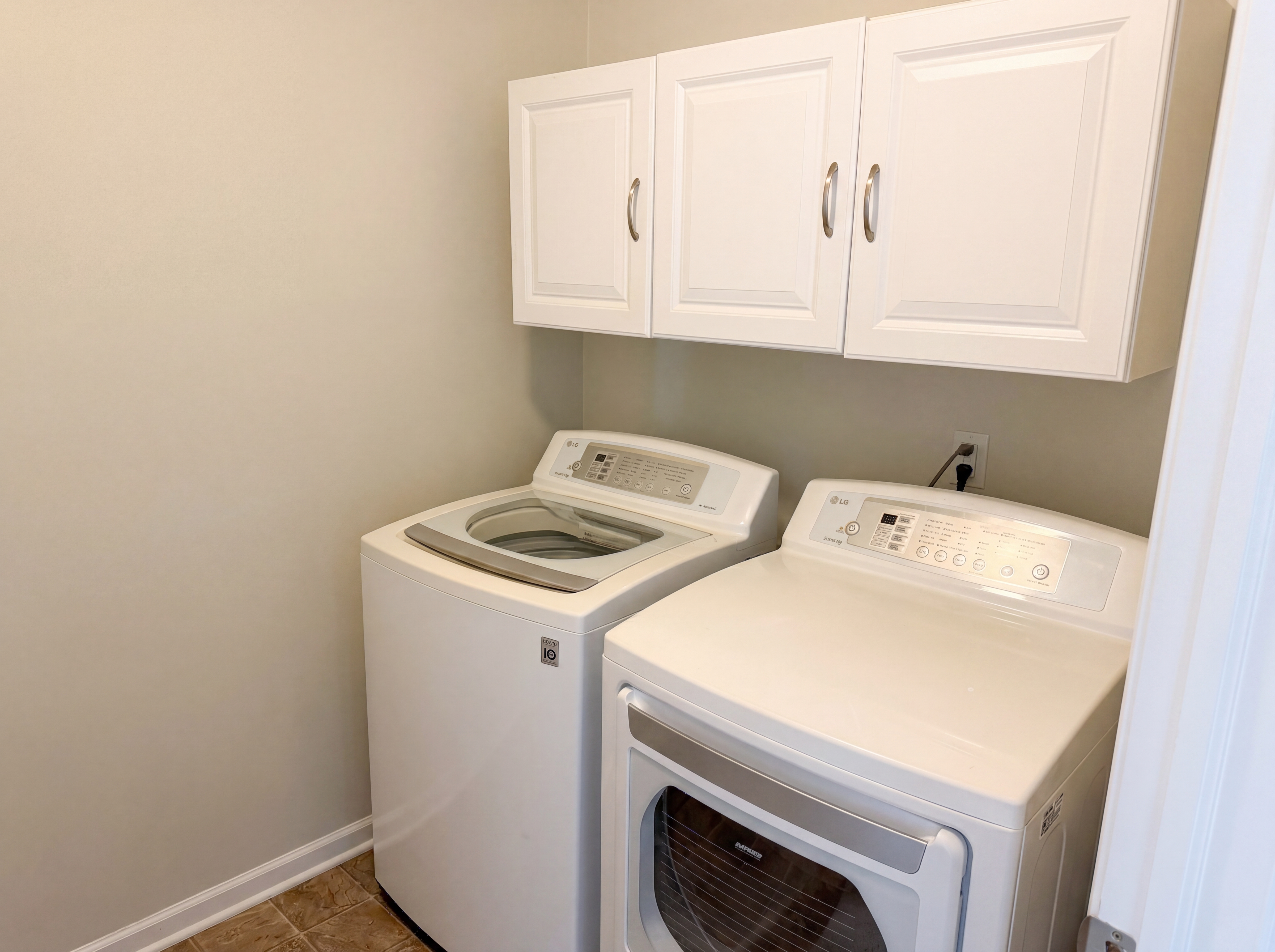 Photo 27 of 44 of 42824 Greystone Dr, Sterling Heights, MI