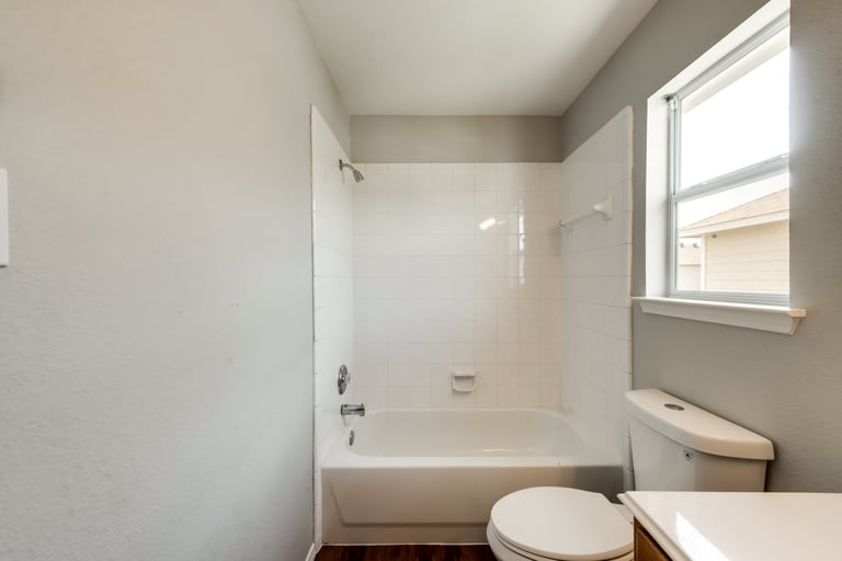 Photo 26 of 31 - 9729 Parkmere Dr, Fort Worth, TX 76108