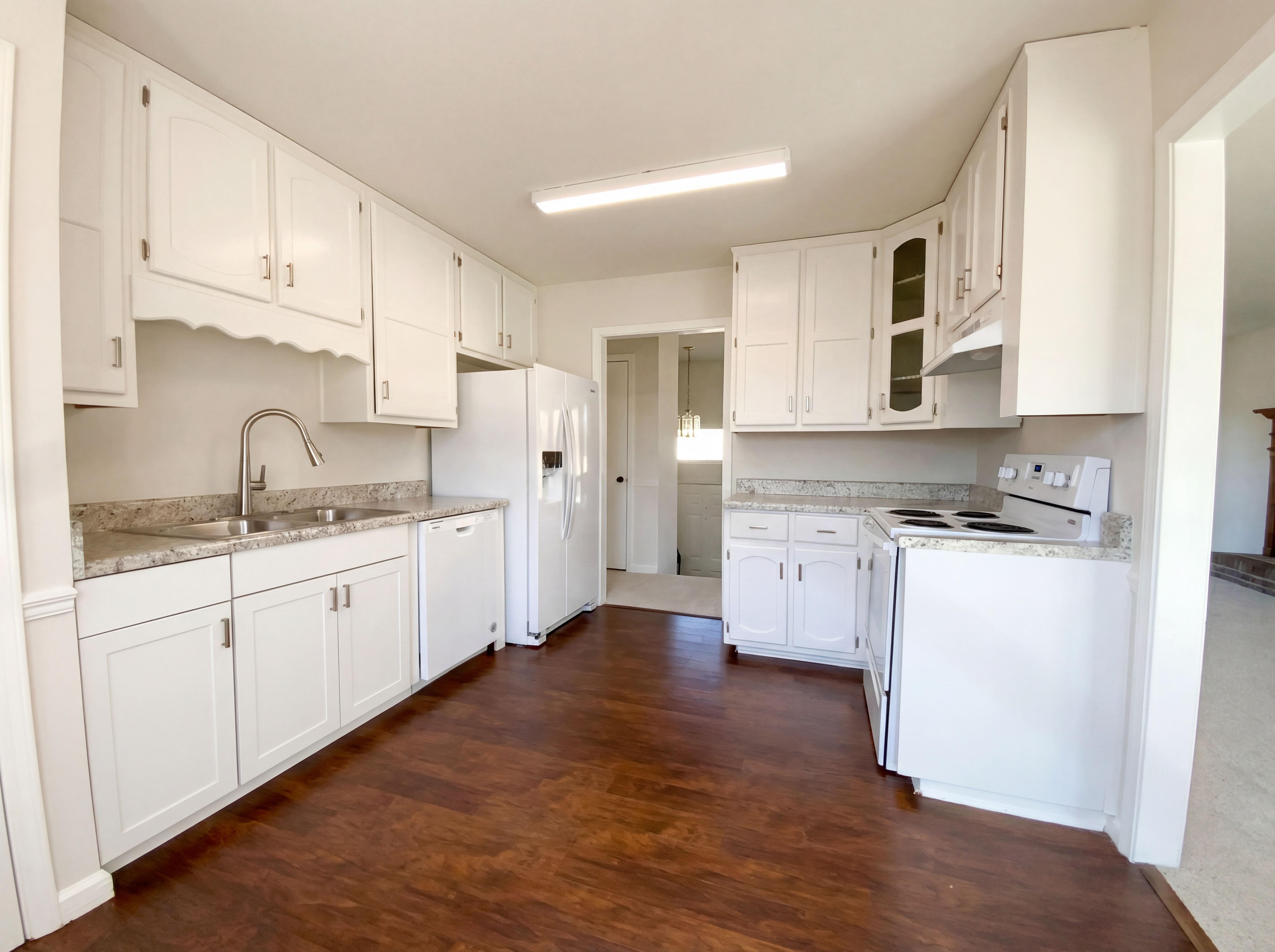 Photo 2 of 17 of 2271 Ashley Ln, Gardendale, AL