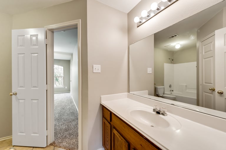 Photo 25 of 27 - 6808 Oak Falls Dr, McKinney, TX 75070