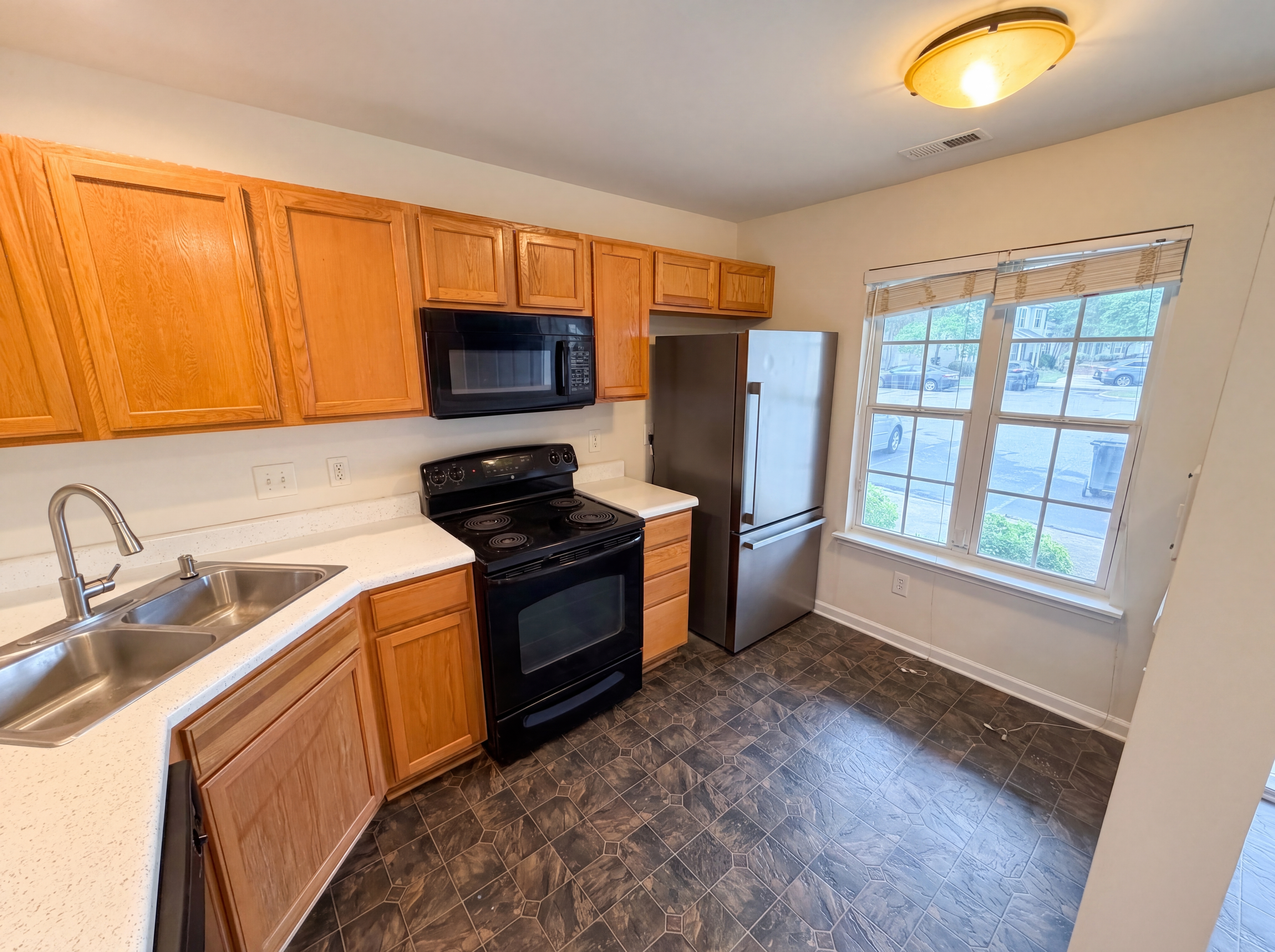 Photo 8 of 21 of 10114 Ballyclare Ct, Charlotte, NC