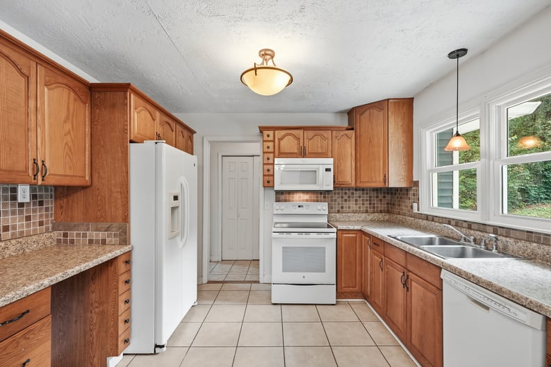 Property photo 2 of 3703 Thrushwood Dr
