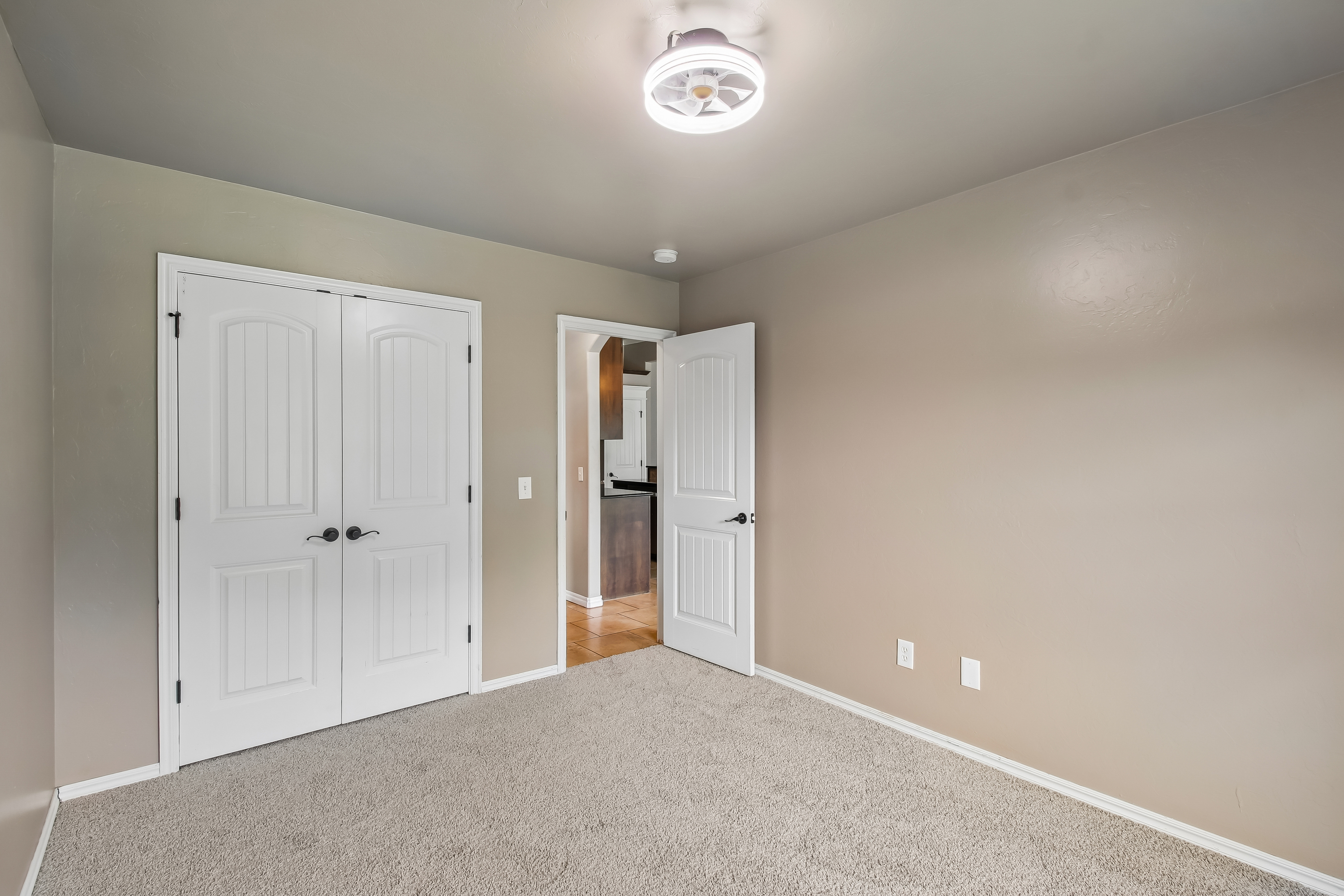 Photo 13 of 35 of 1405 Luke Ln, Norman, OK