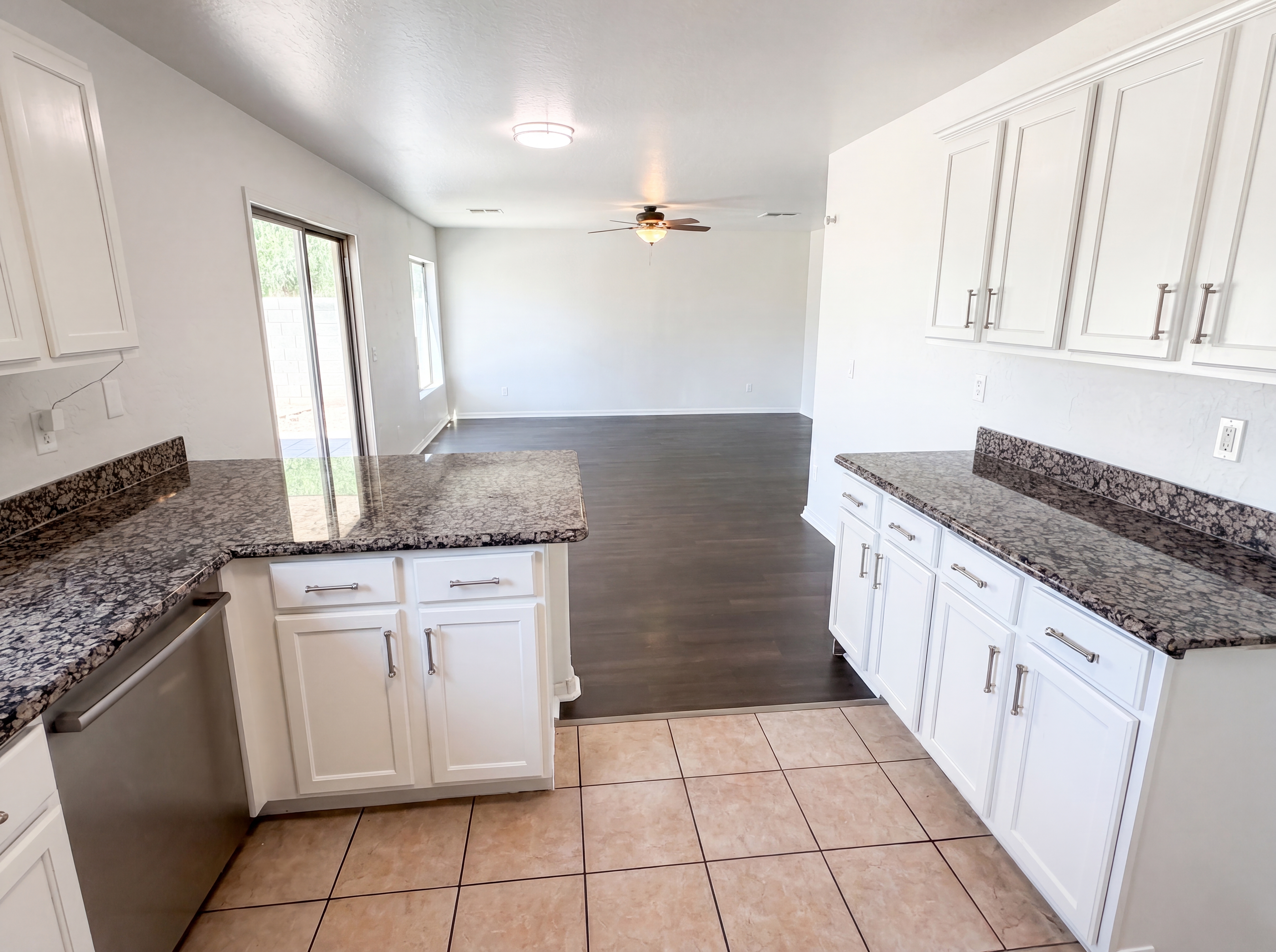 Photo 9 of 25 of 12421 W Windrose Dr, El Mirage, AZ