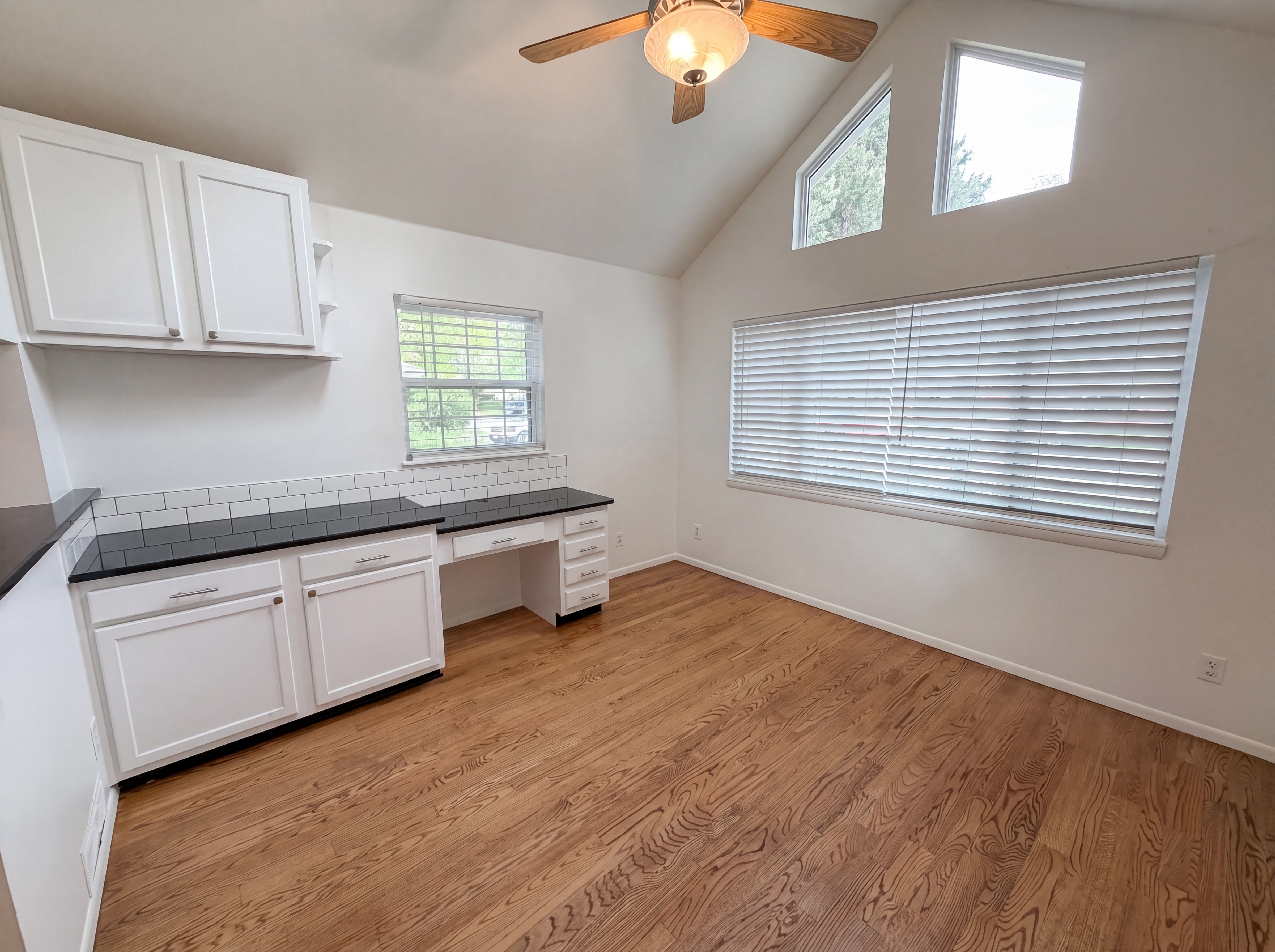 Photo 10 of 33 of 1741 S Krameria Way, Denver, CO
