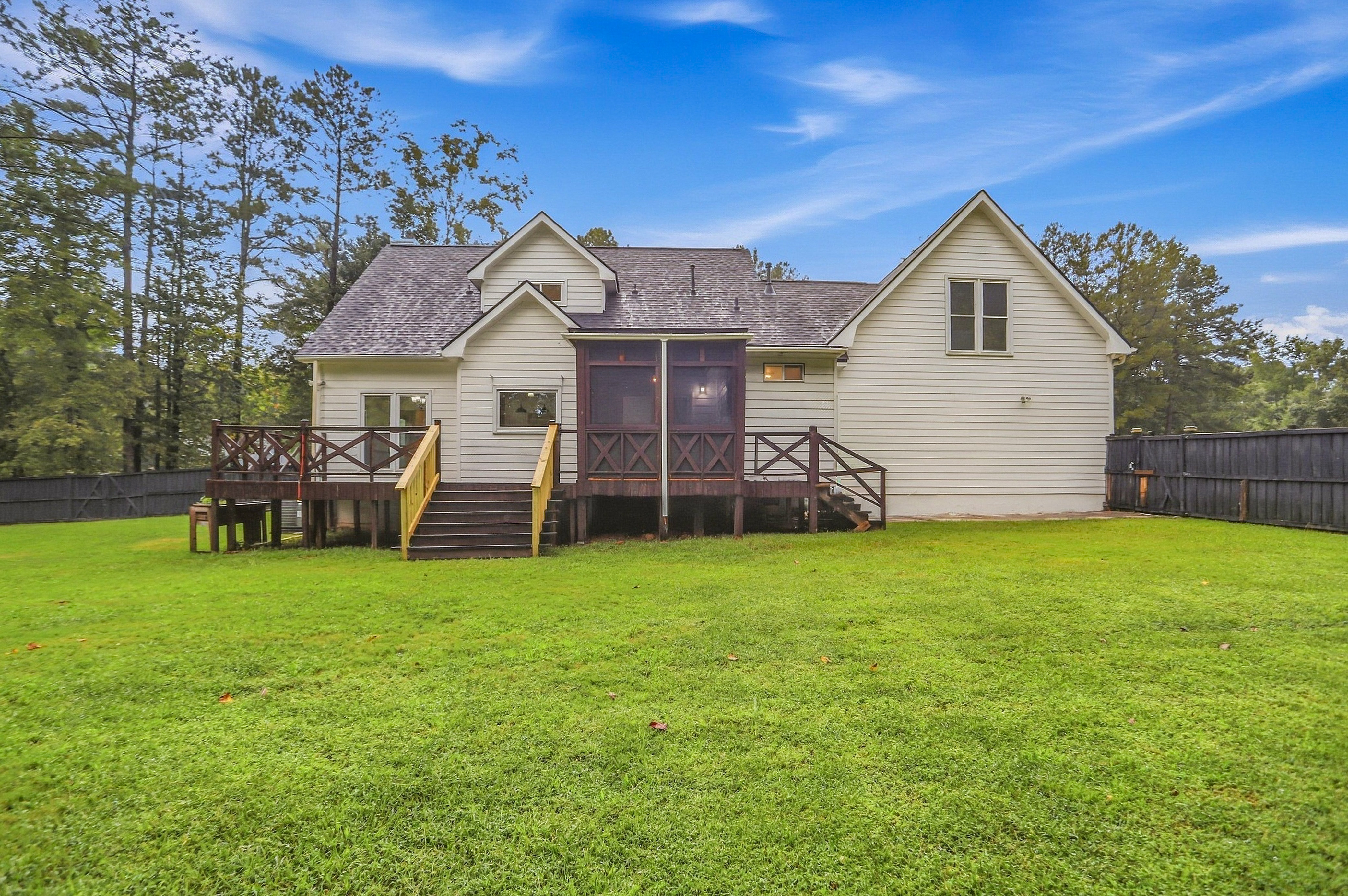 Photo 33 of 40 of 1025 Crown Corners Dr, McDonough, GA