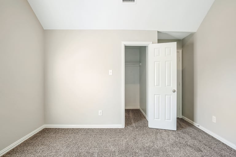 Photo 18 of 25 - 8117 Hartford Dr, Rowlett, TX 75089