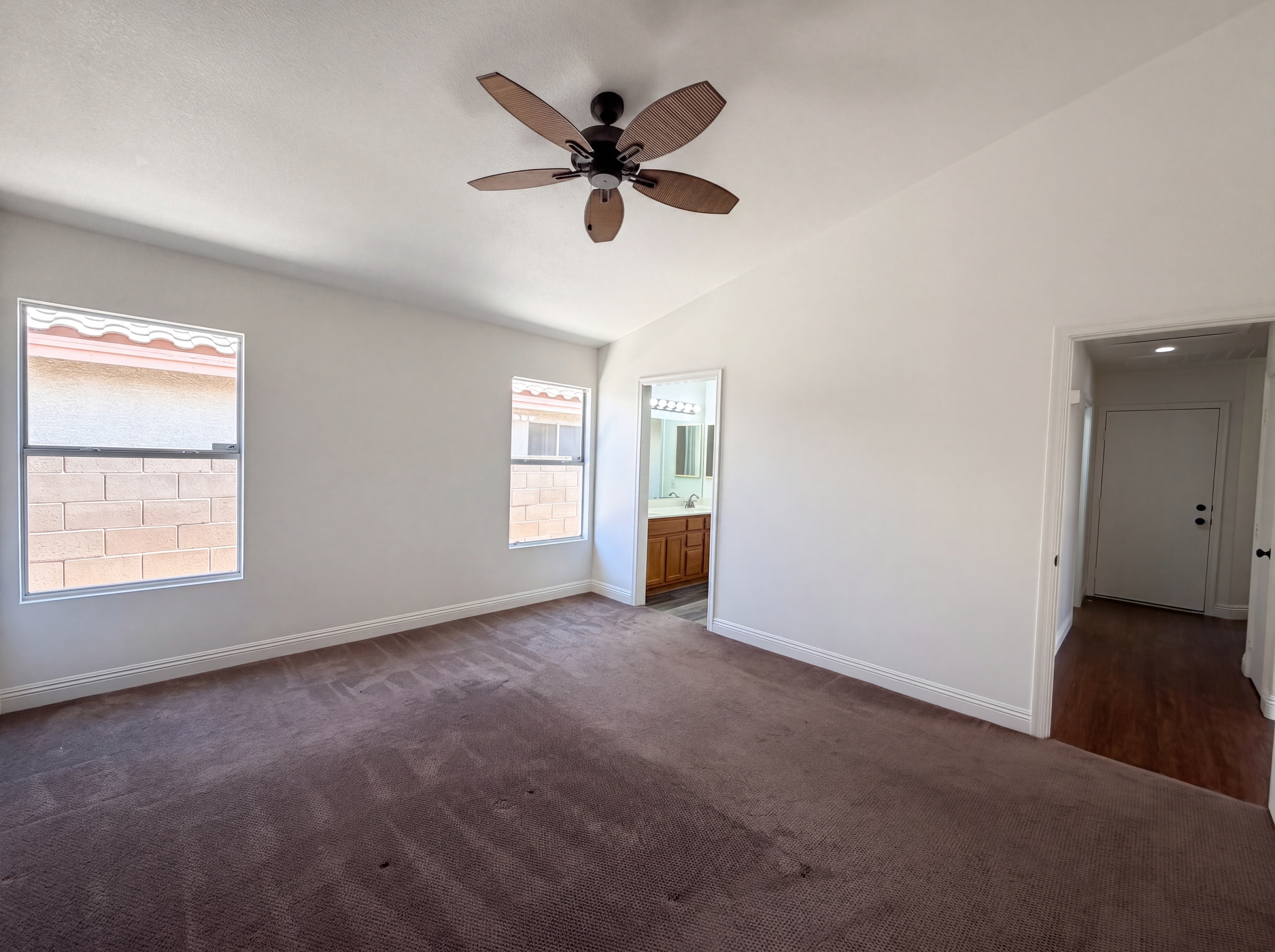 Photo 4 of 23 of 2080 Sierra Stone Ln, Las Vegas, NV
