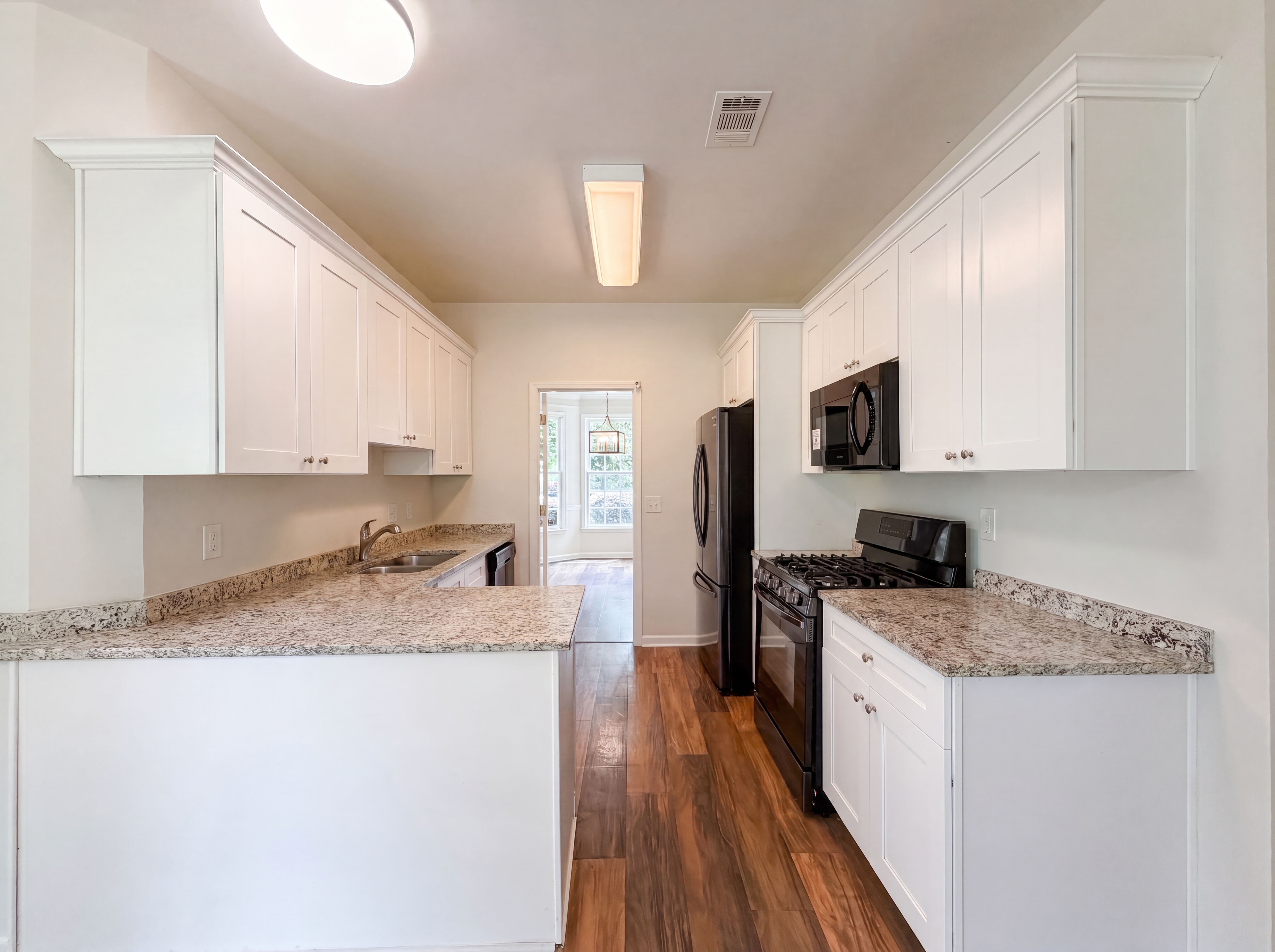 Photo 9 of 29 of 4141 Stillwater Pt, Ellenwood, GA