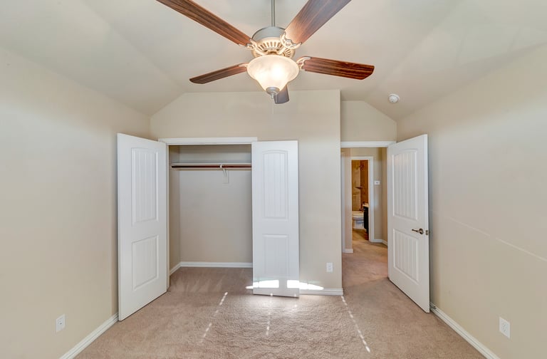 Photo 22 of 27 - 632 Swift Current Dr, Crowley, TX 76036