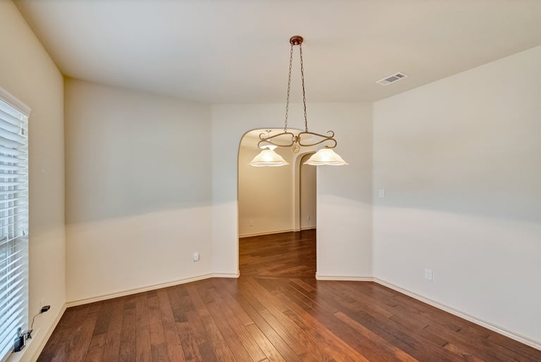 Photo 14 of 28 - 8212 Misty Water Dr, Fort Worth, TX 76131