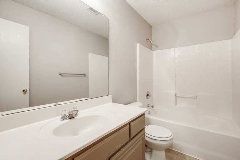 Photo 26 of 29 - 517 Barbara Jean Ln, Burleson, TX 76028