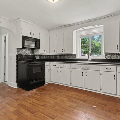 Property photo 2 of 162 Simpson Rd
