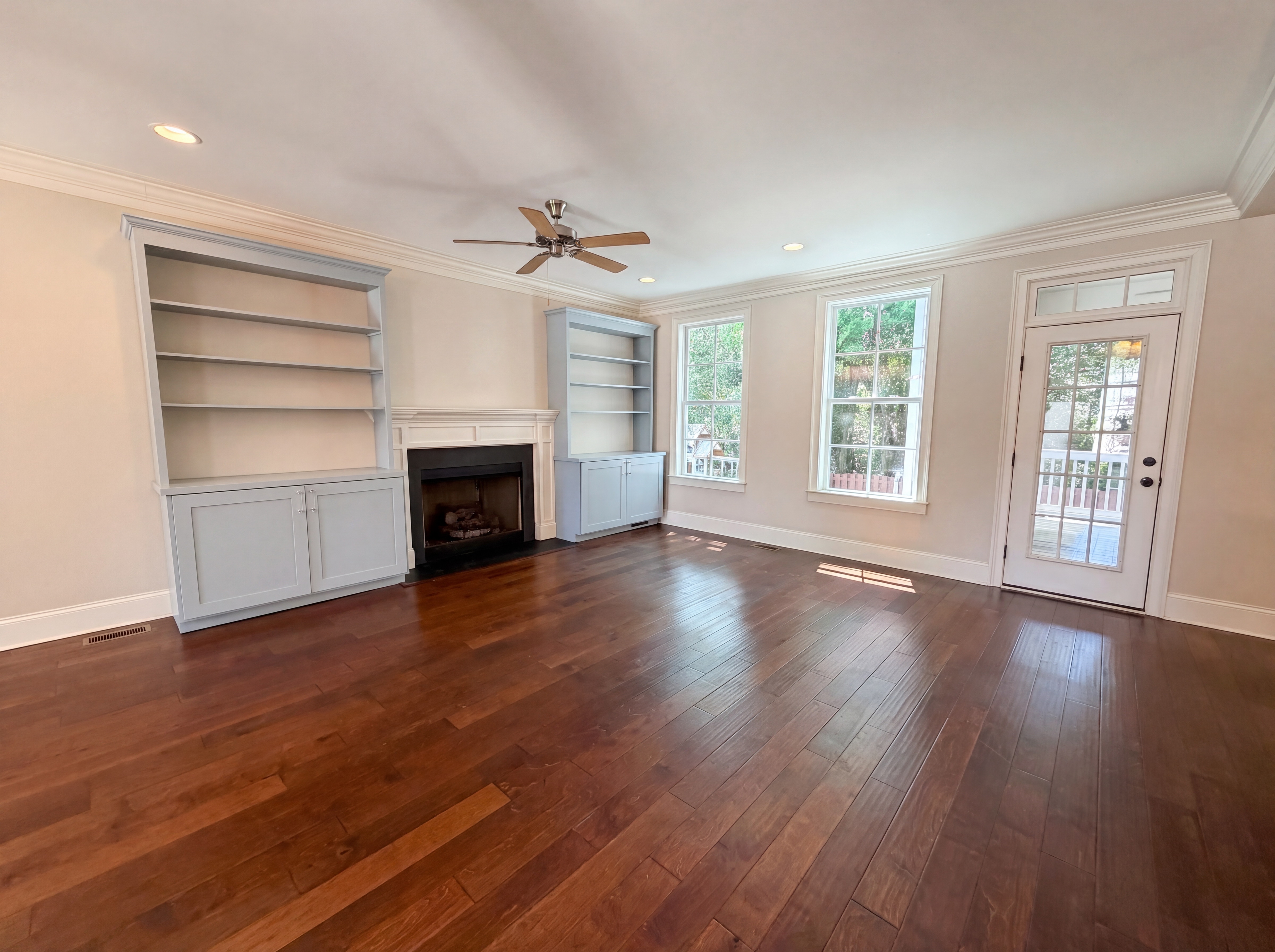 Photo 7 of 36 of 1901 Parrish Dr, Columbia, SC