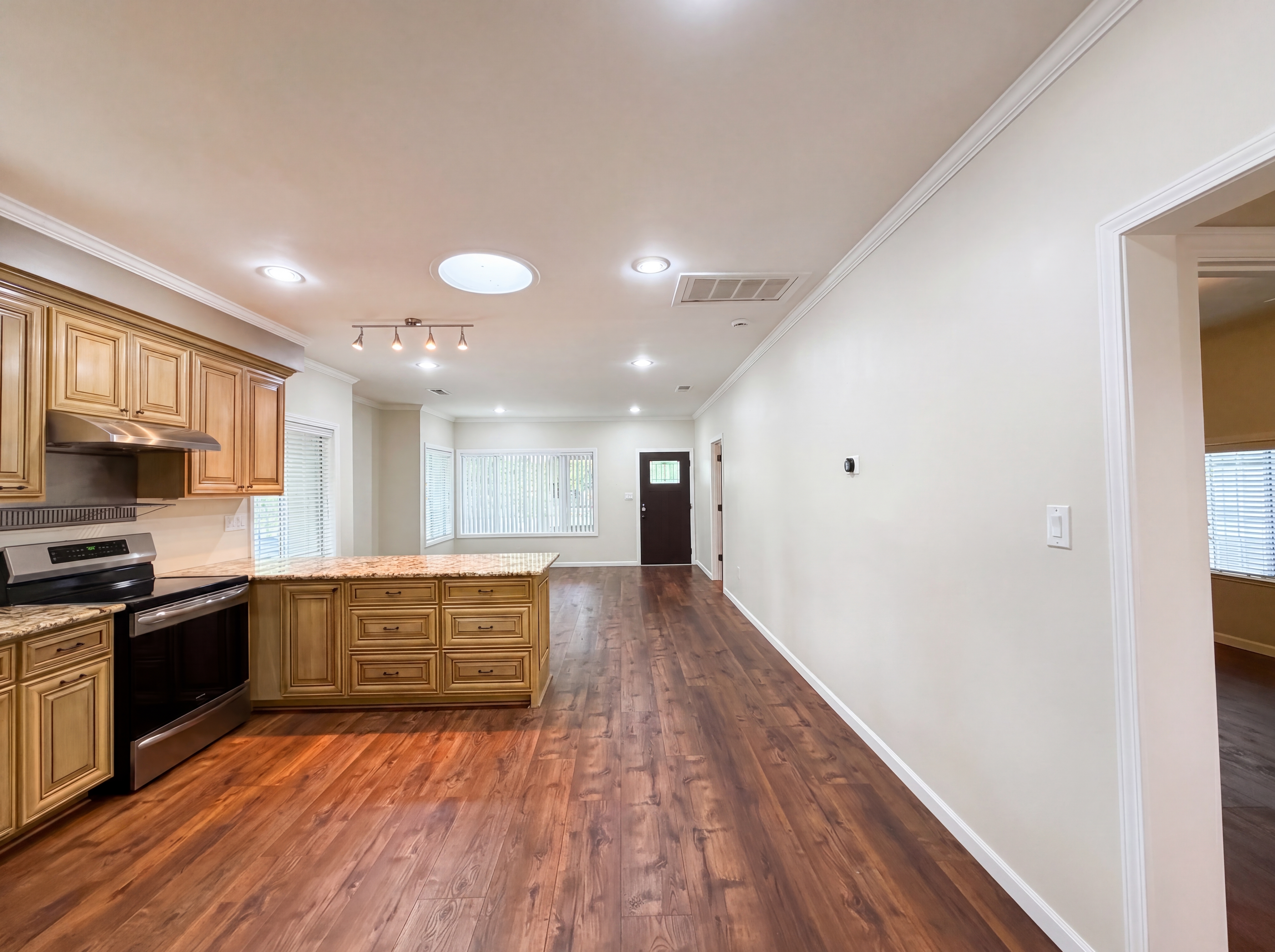 Photo 15 of 45 of 231 22nd St, Sacramento, CA