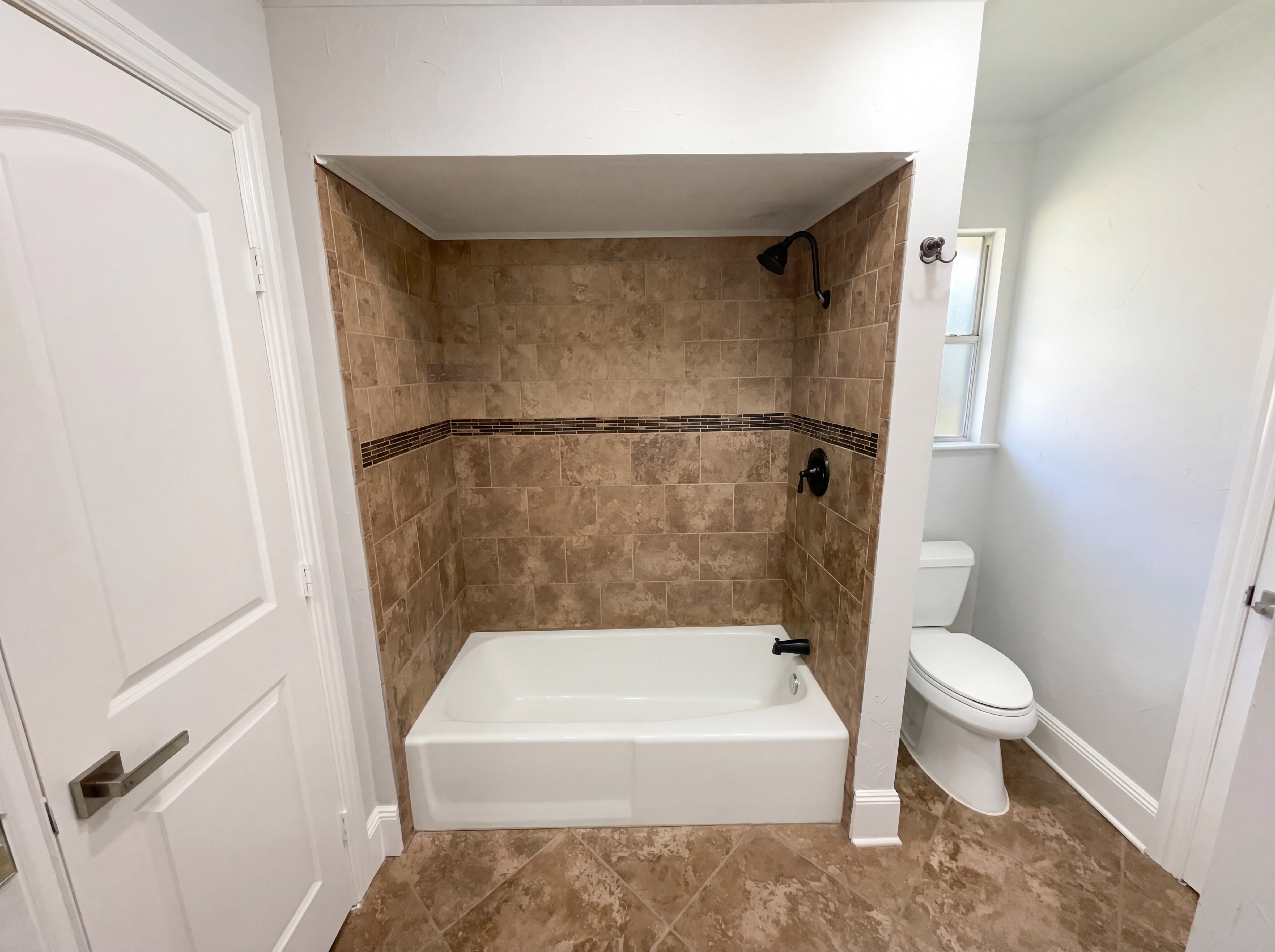 Photo 7 of 19 of 2800 N Surrey Dr, Carrollton, TX