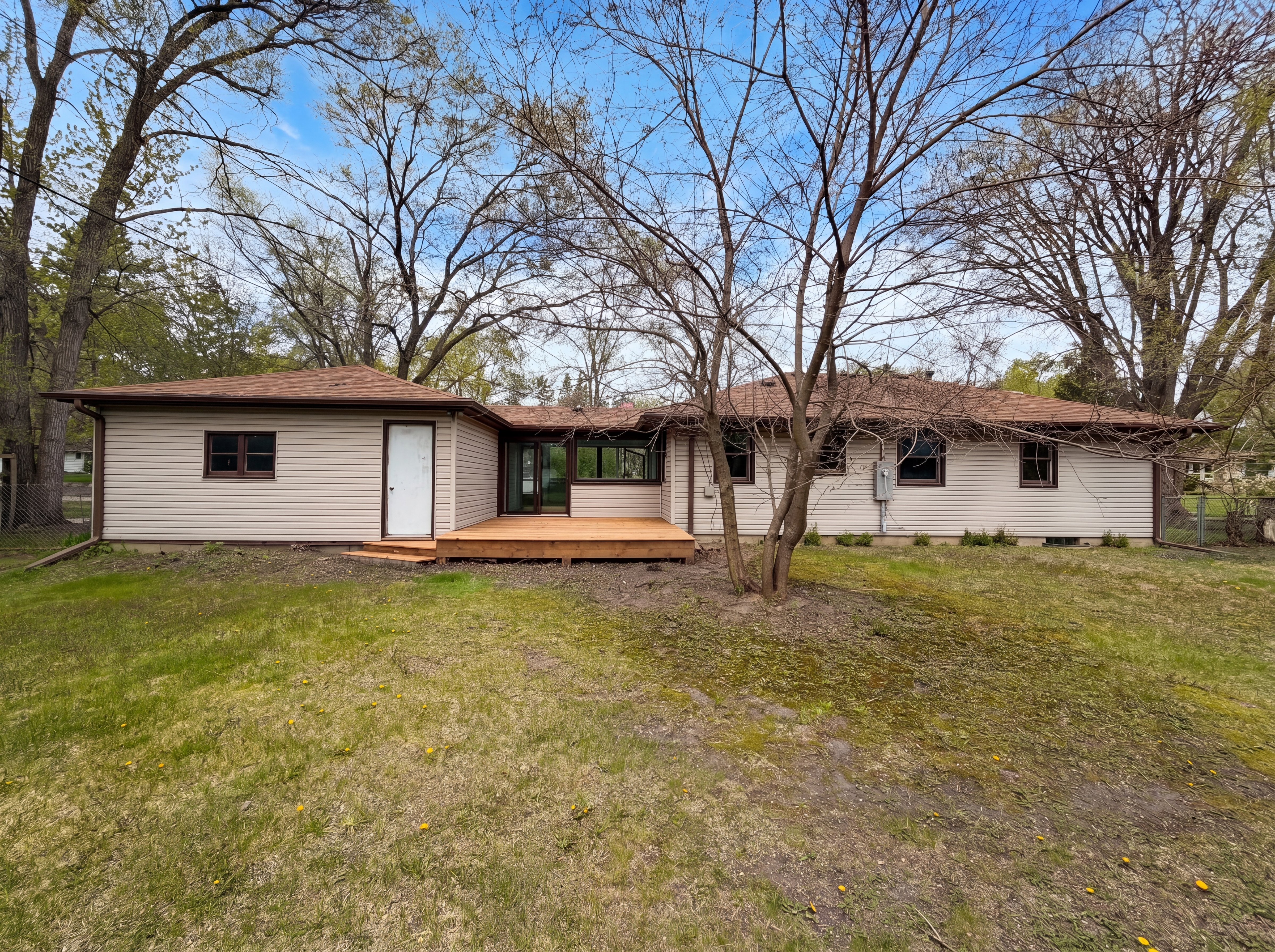 Photo 5 of 27 of 8615 Virginia Cir N, St. Louis Park, MN