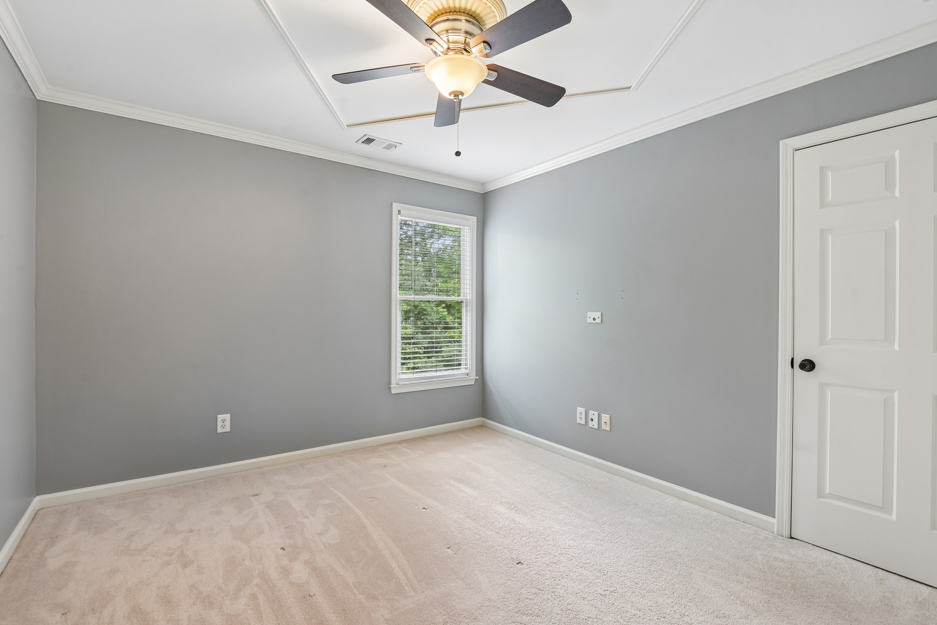 Photo 27 of 63 of 905 Yosemite Dr, Suwanee, GA