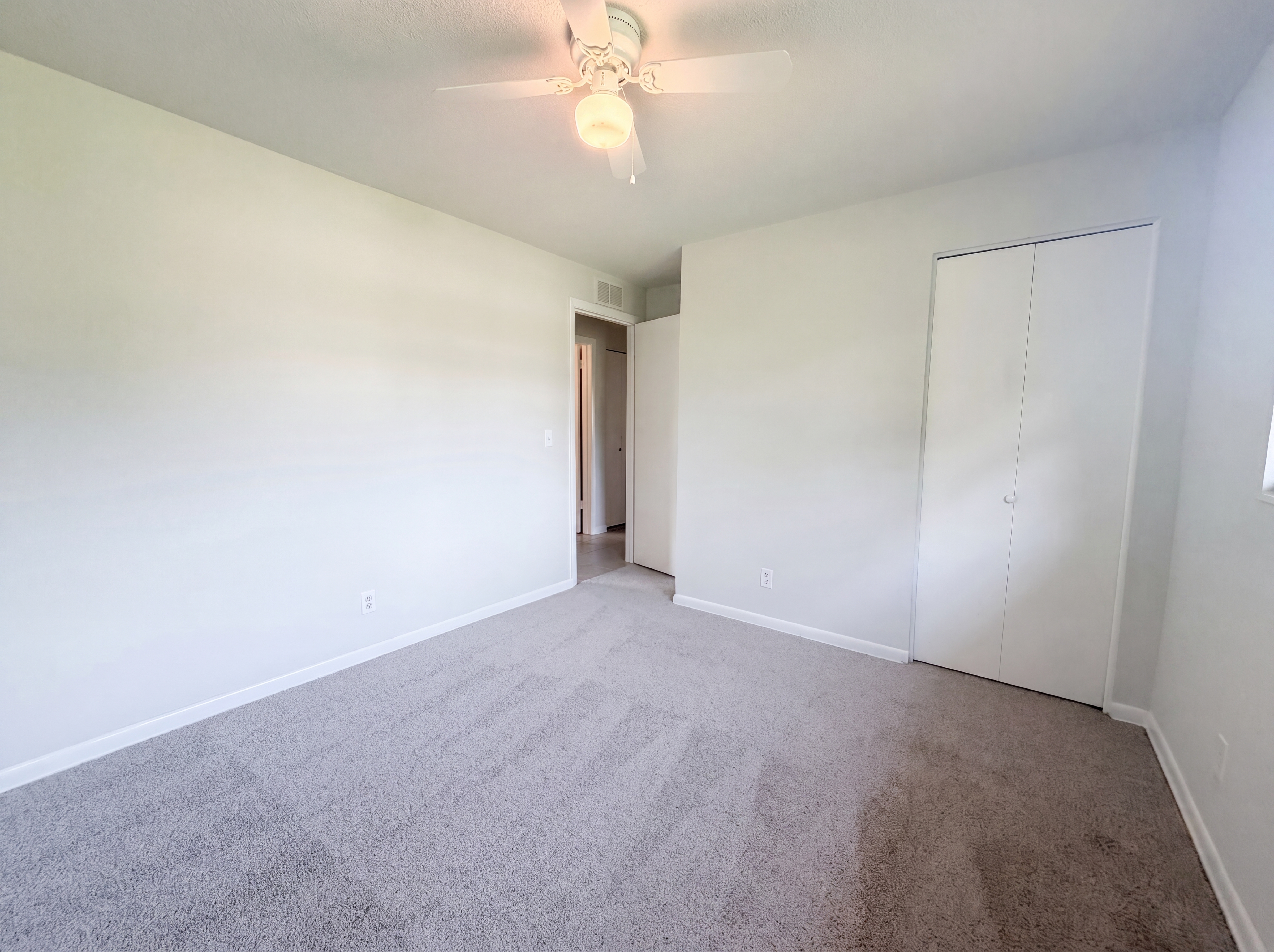 Photo 11 of 17 of 279 Bonnlyn Dr, Orange Park, FL