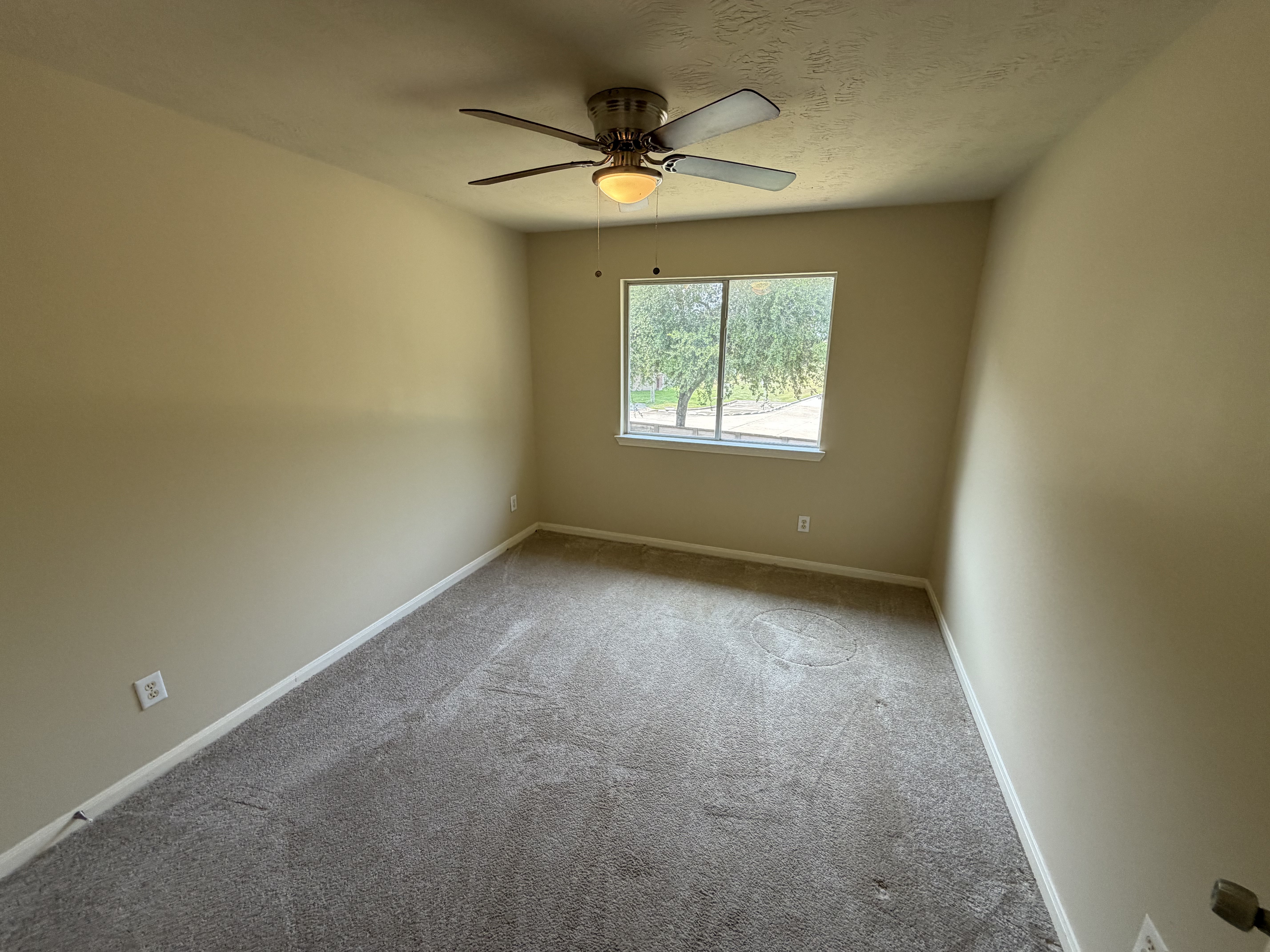 Photo 15 of 28 of 10250 Rolleston Ln, Houston, TX