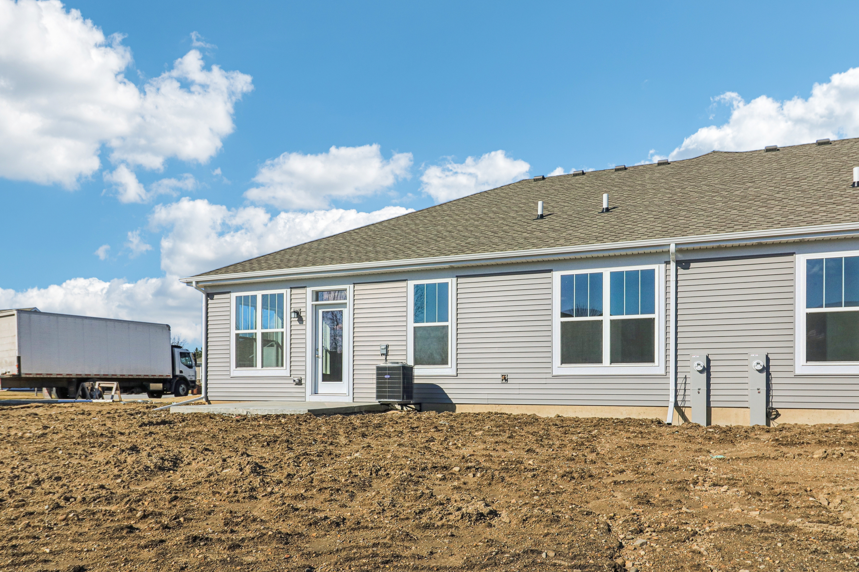 Photo 5 of 31 of 12256 Barcroft Cir, Huntley, IL