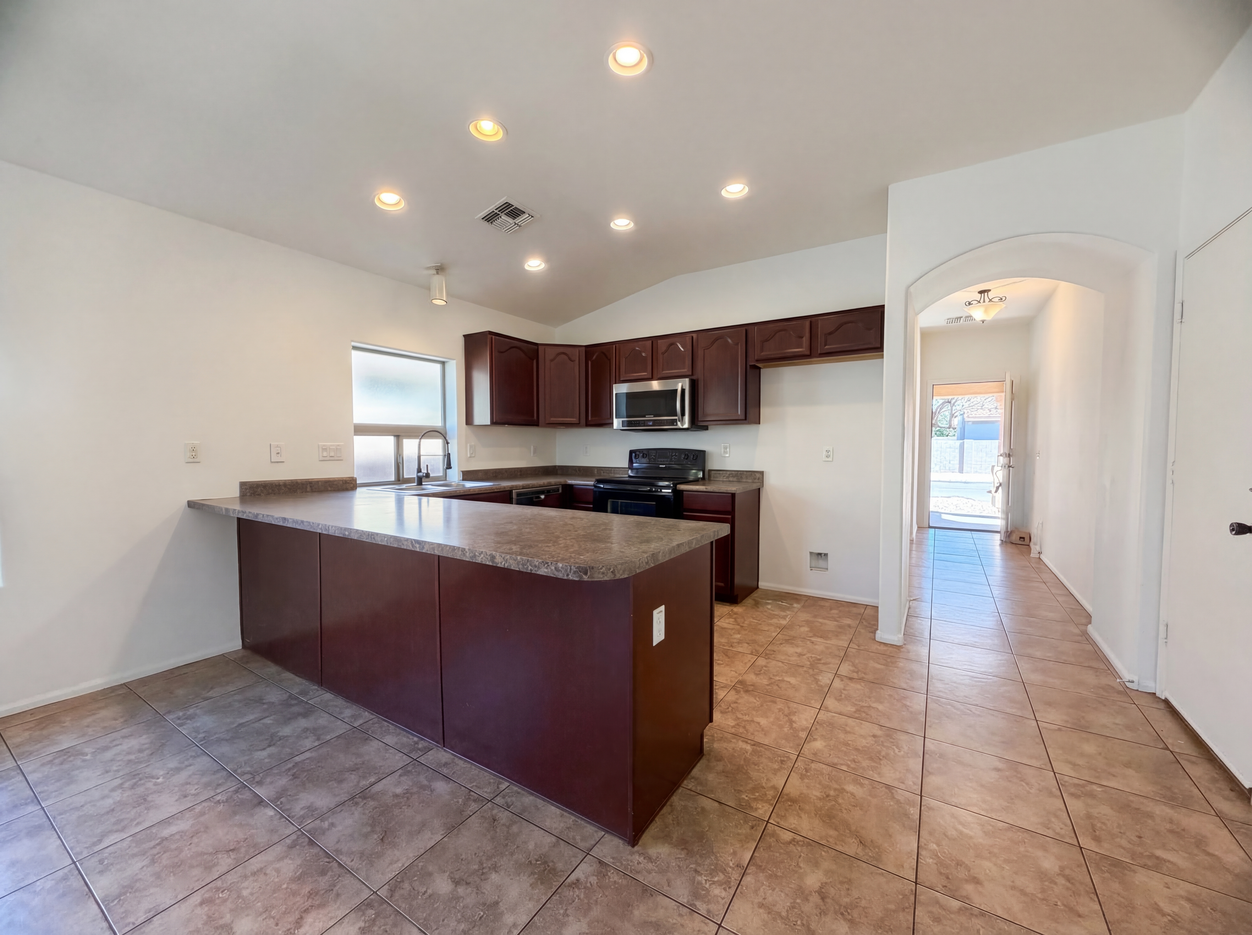 Photo 7 of 17 of 38060 N Bonnie Ln, San Tan Valley, AZ