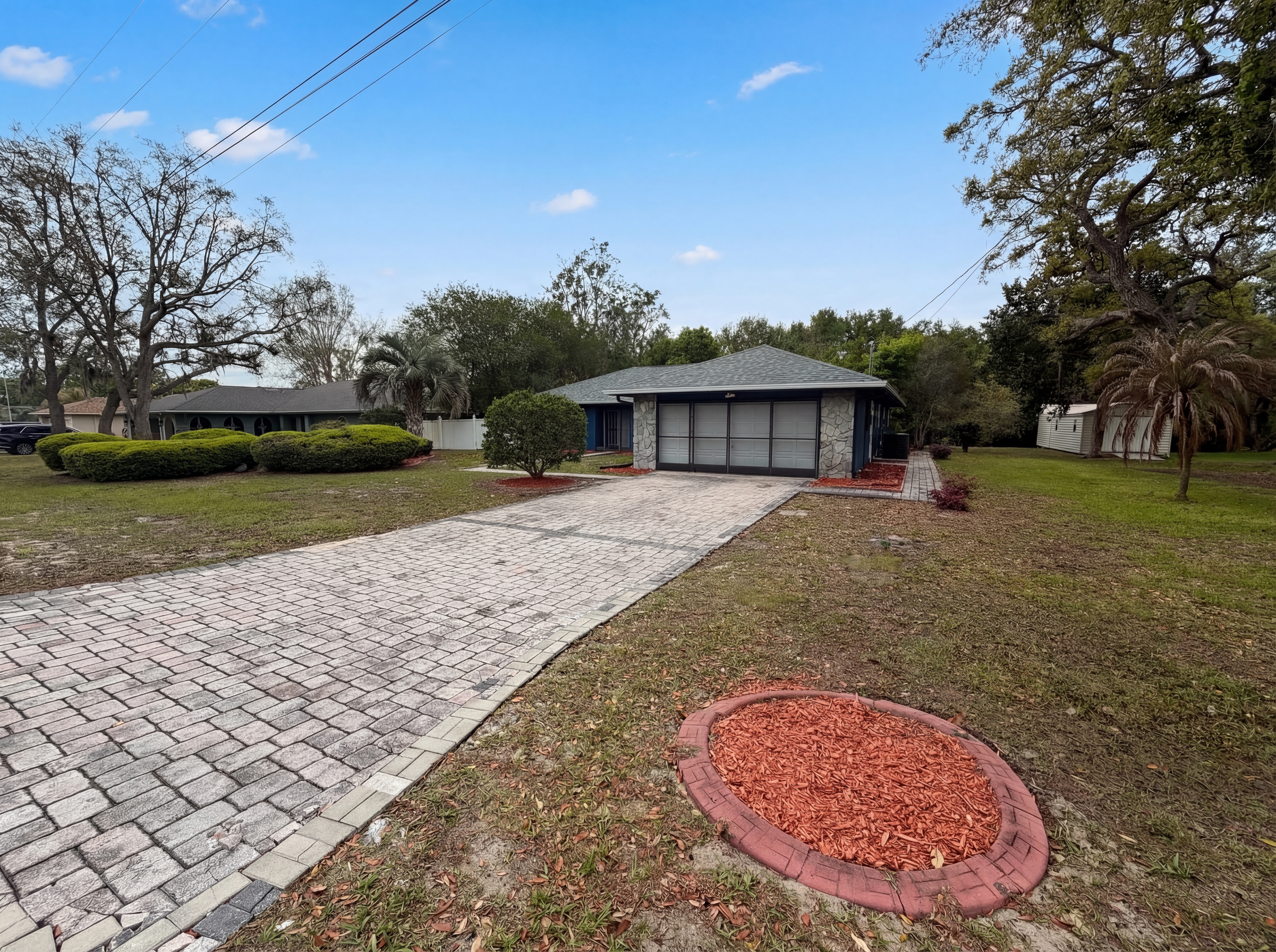 Photo 6 of 29 of 7650 Holiday Dr, Spring Hill, FL