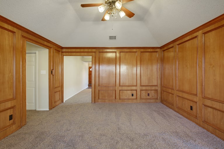 Photo 13 of 31 - 2716 Poplar Spring Rd, Fort Worth, TX 76123
