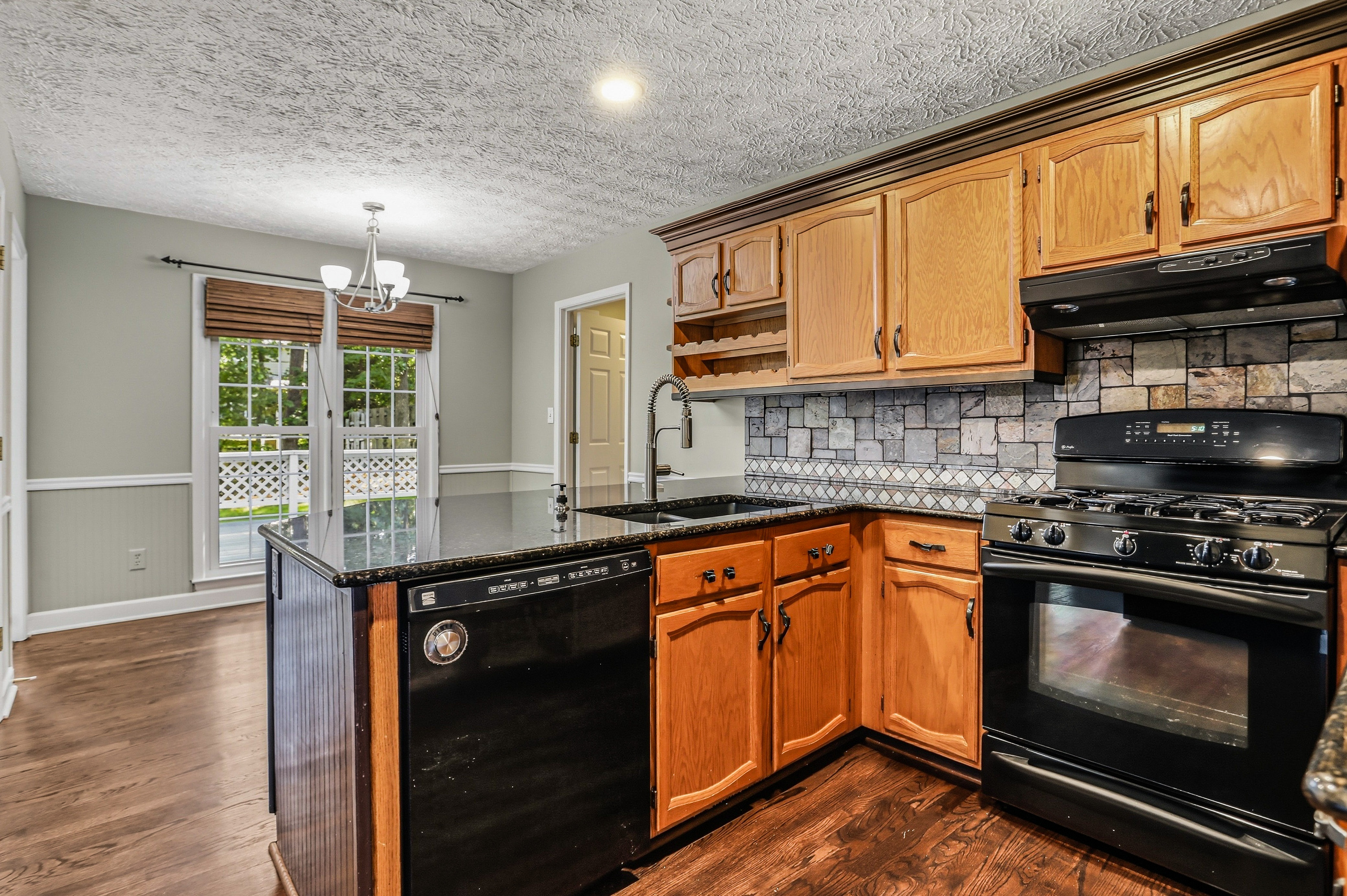 Photo 8 of 56 of 2696 S Arbor Dr, Marietta, GA