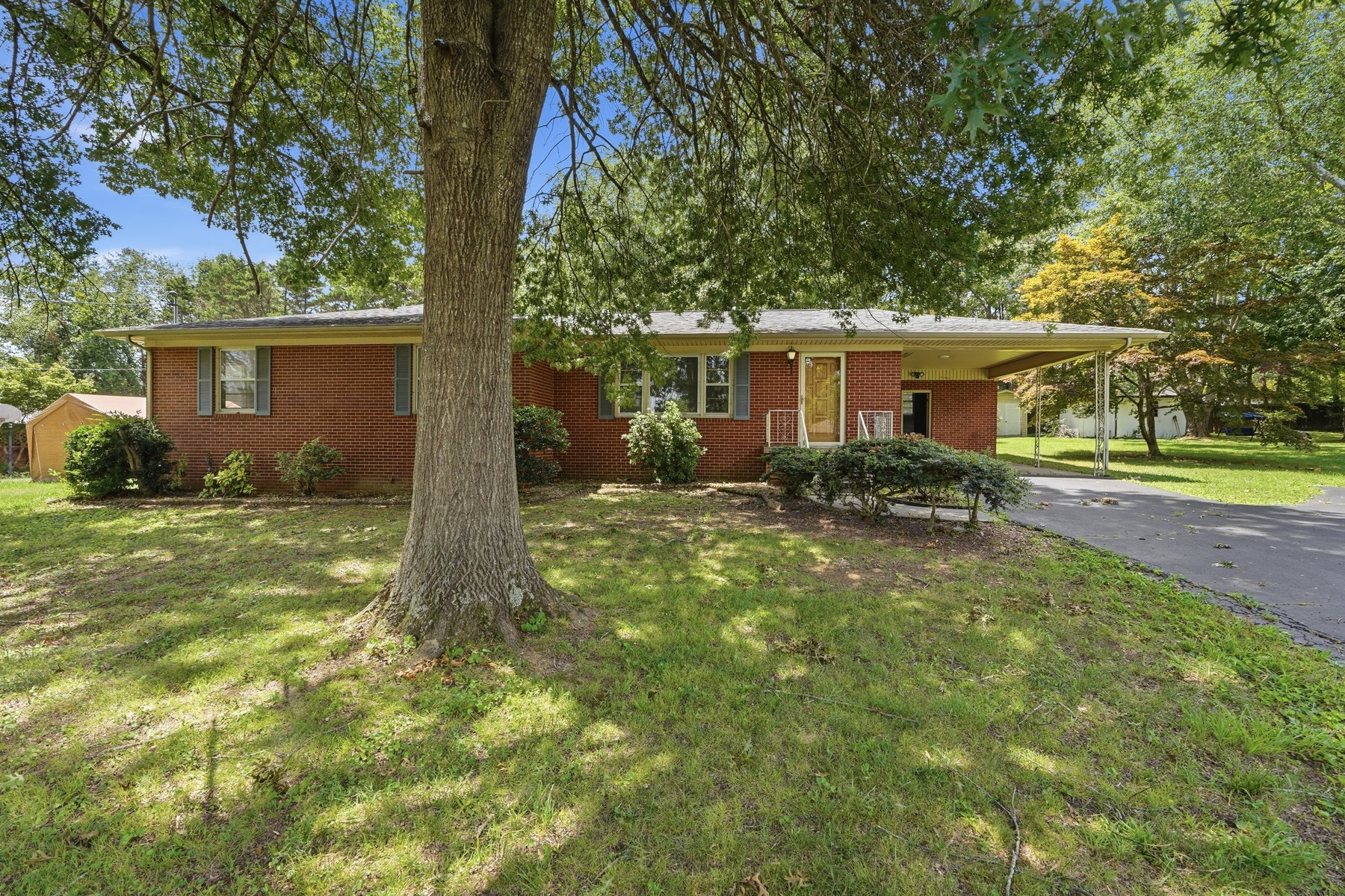 Photo 1 of 811 Sunset Ave NW