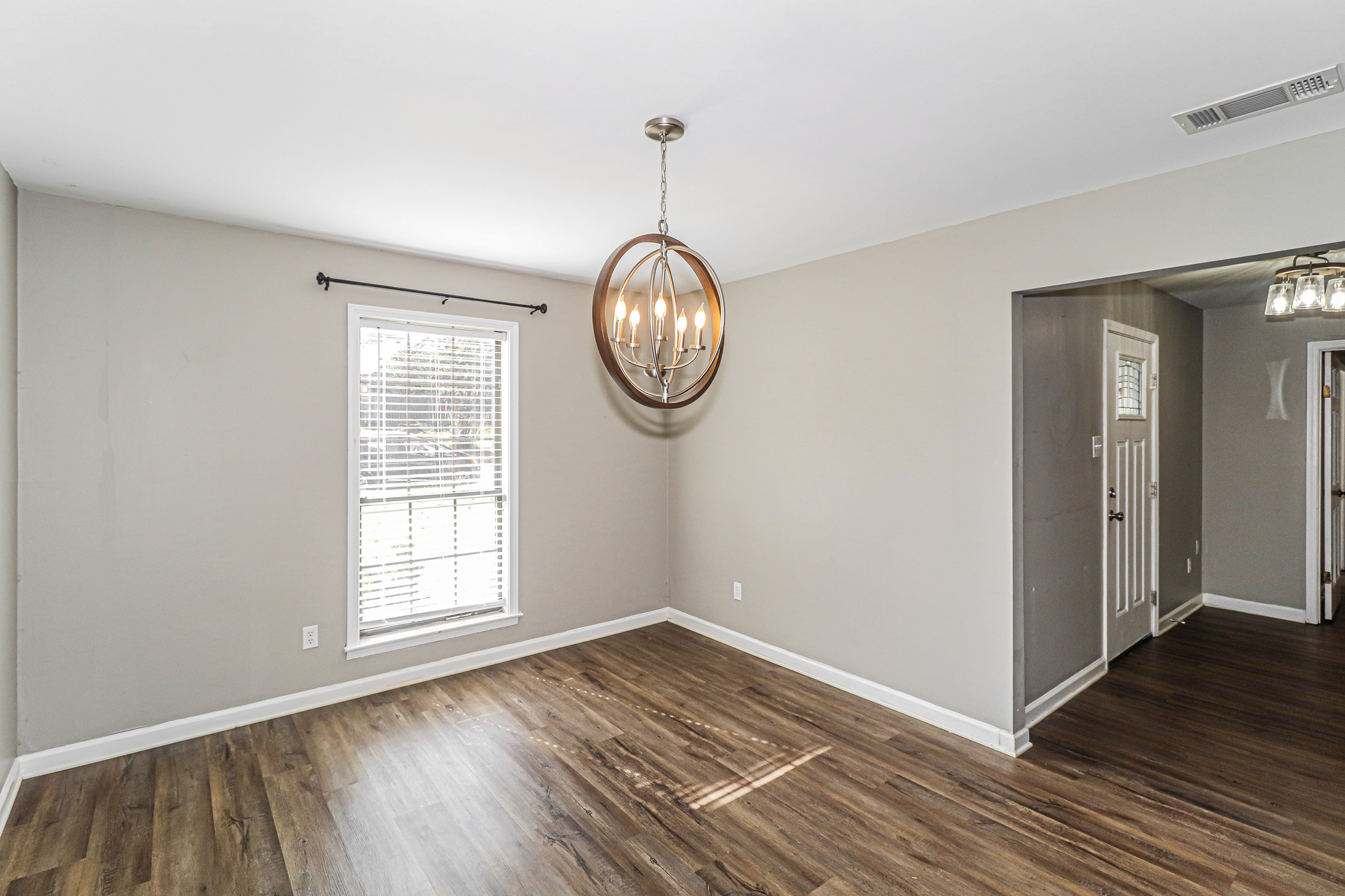 Photo 26 of 41 of 3530 Josee Ln, Bartlett, TN