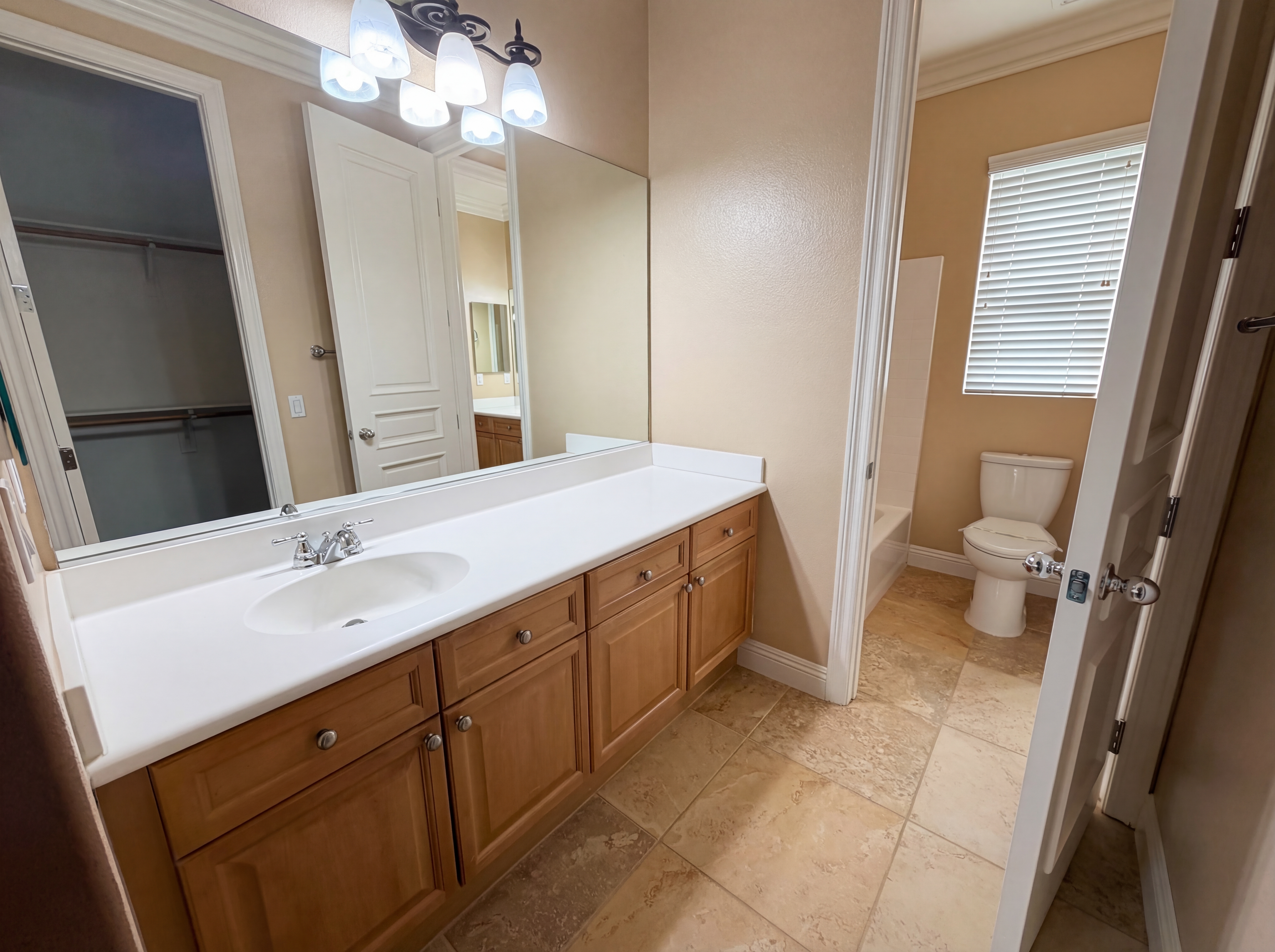 Photo 26 of 60 of 23 Plaza Modena, Lake Elsinore, CA