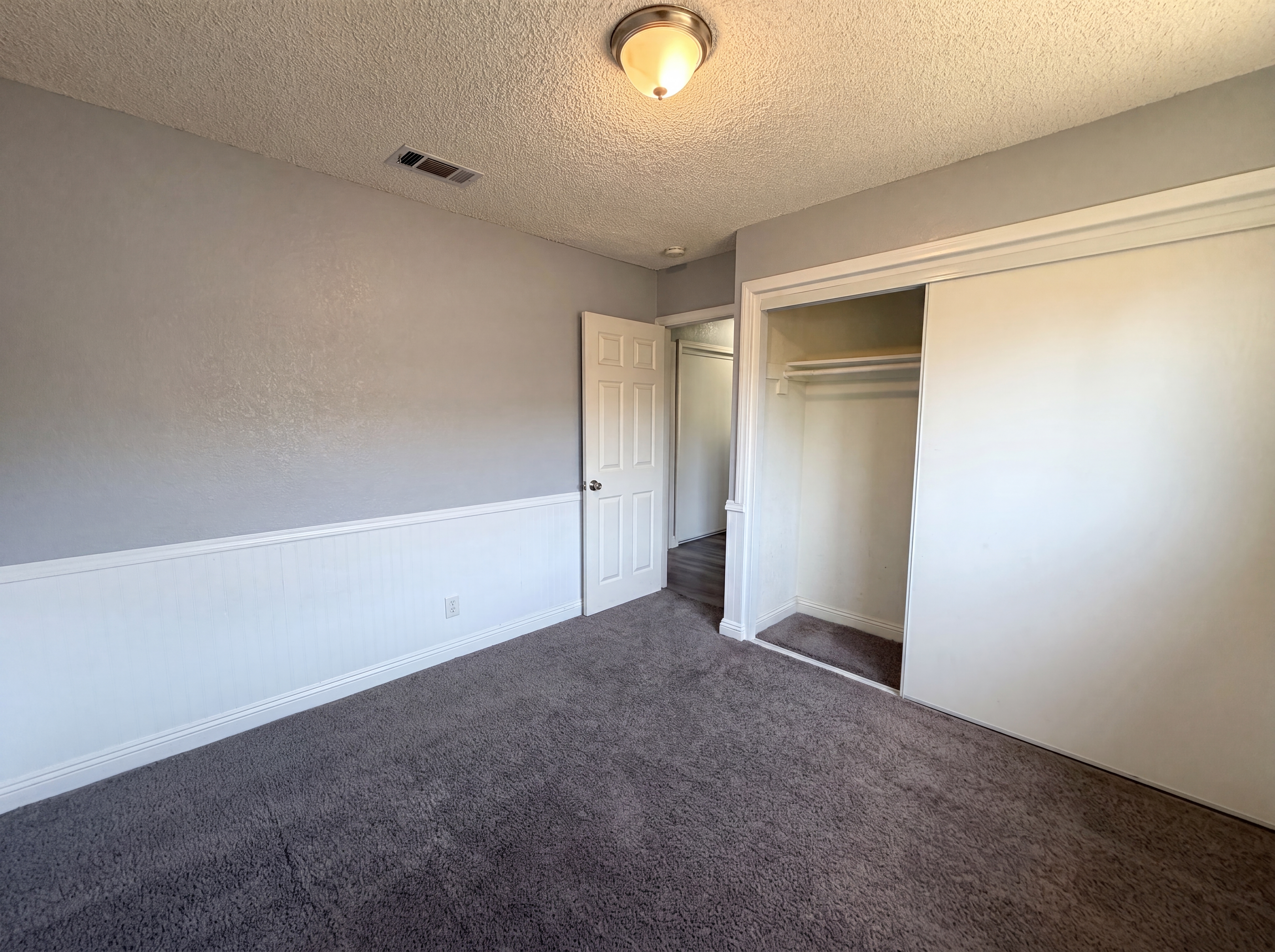 Photo 17 of 24 of 15929 La Verida Dr, Victorville, CA