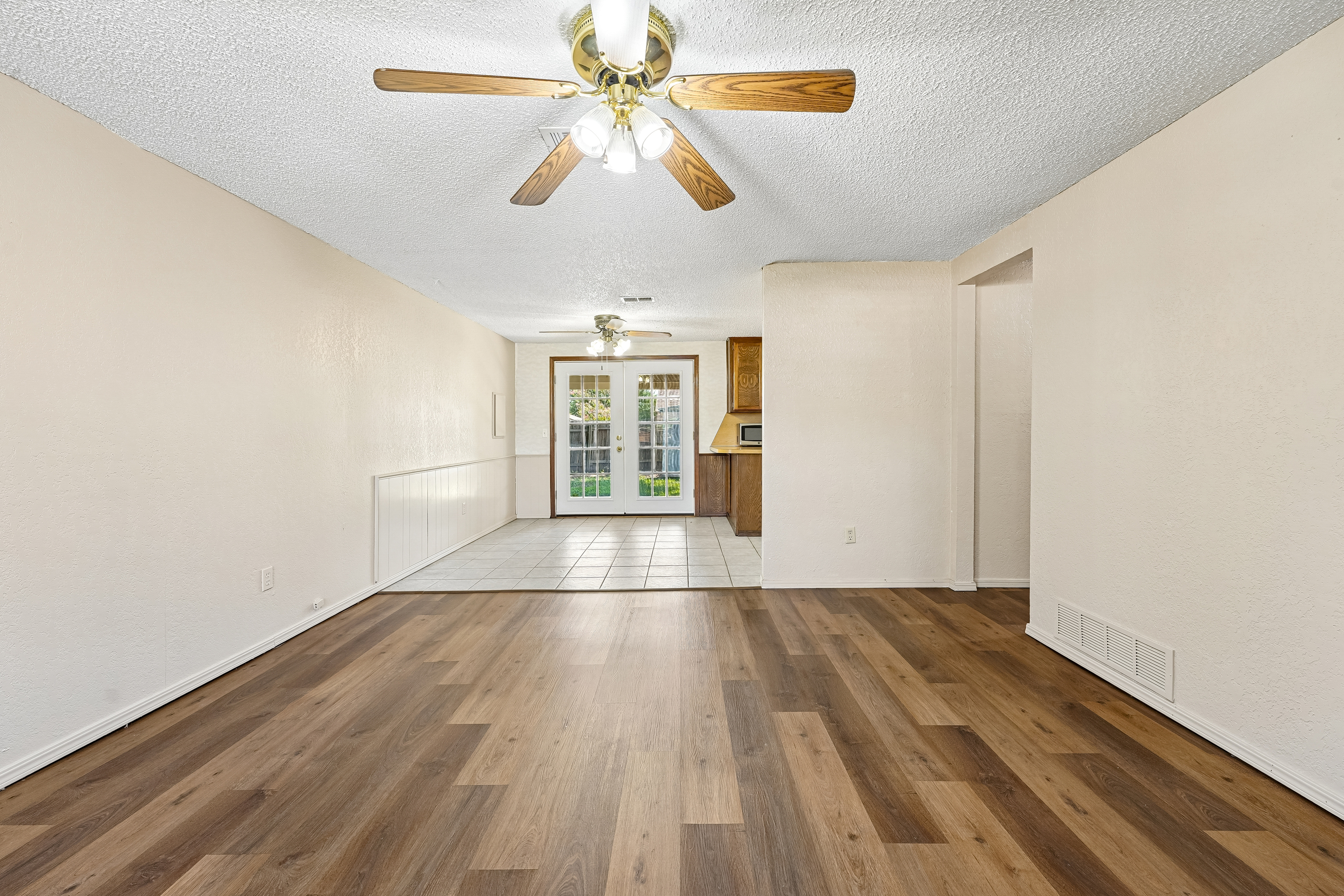 Photo 8 of 20 of 8404 S Brookline Ave, Oklahoma City, OK