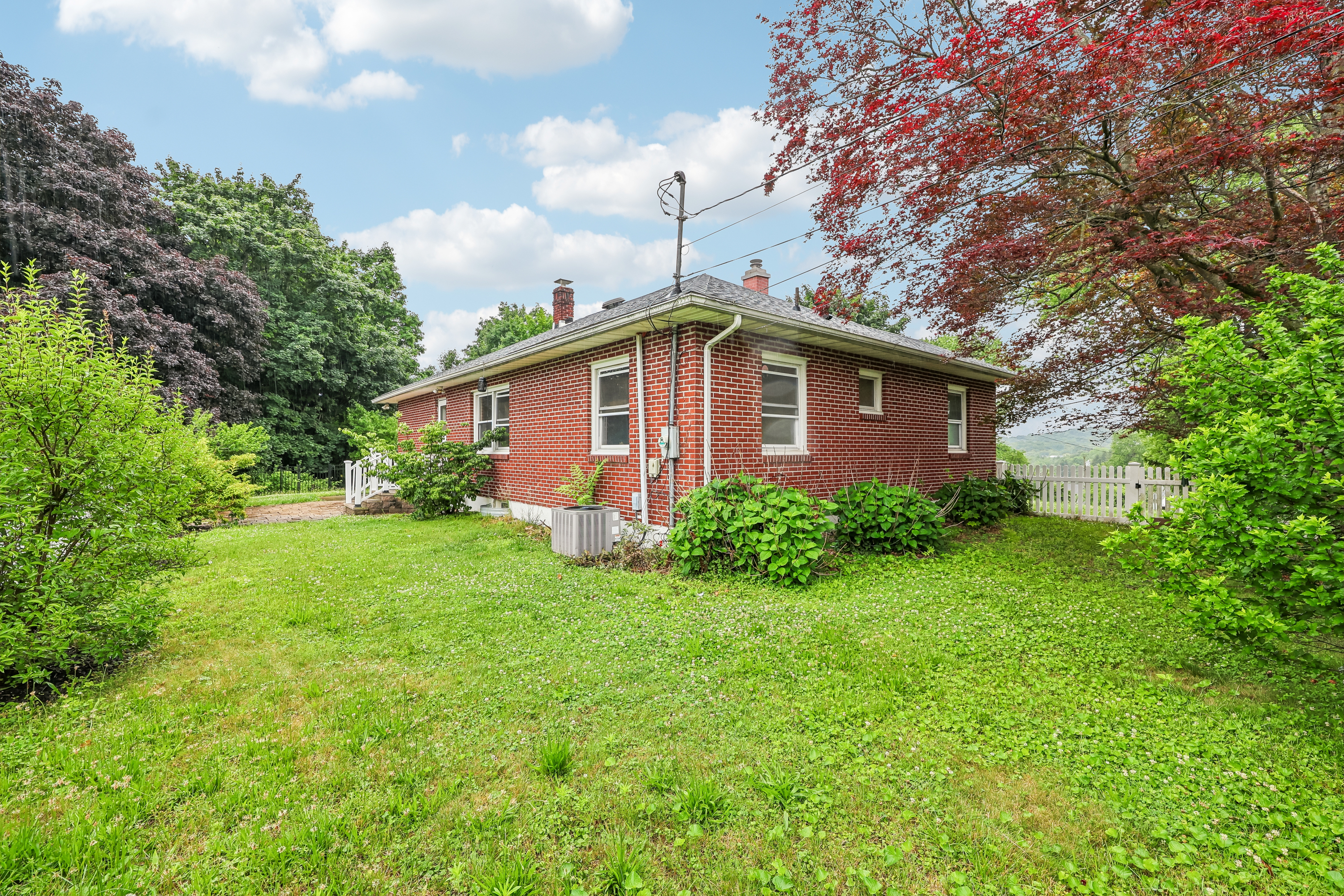 Photo 5 of 51 of 14 Highview Ave, Florida, NY