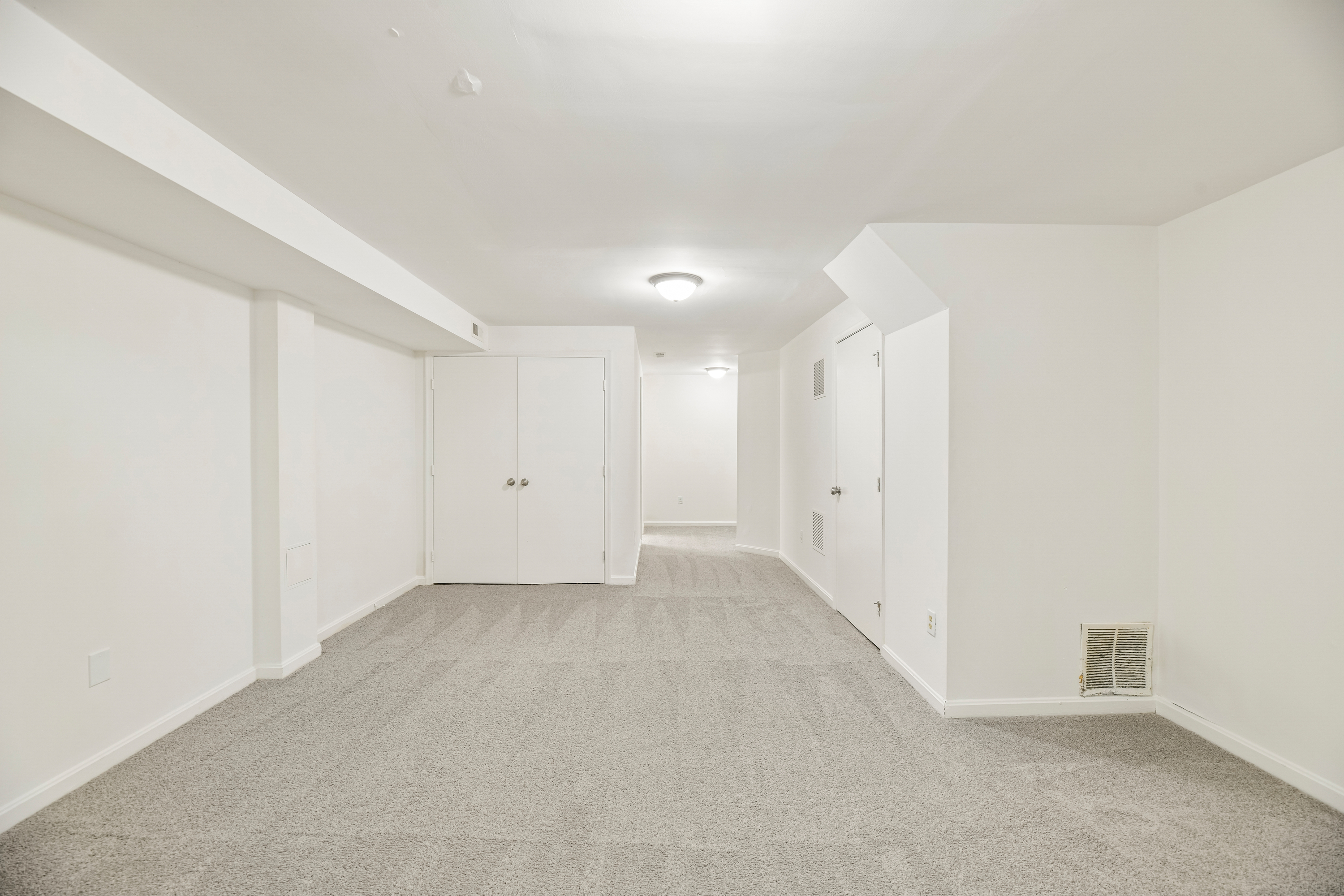 Photo 14 of 37 of 6866 Chasewood Cir, Centreville, VA