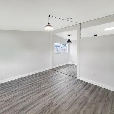 Property photo 3 of 752 Orchid Dr