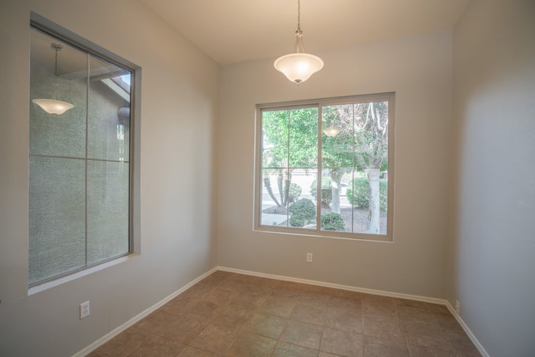Photo 9 of 23 - 5413 W Angela Dr, Glendale, AZ 85308
