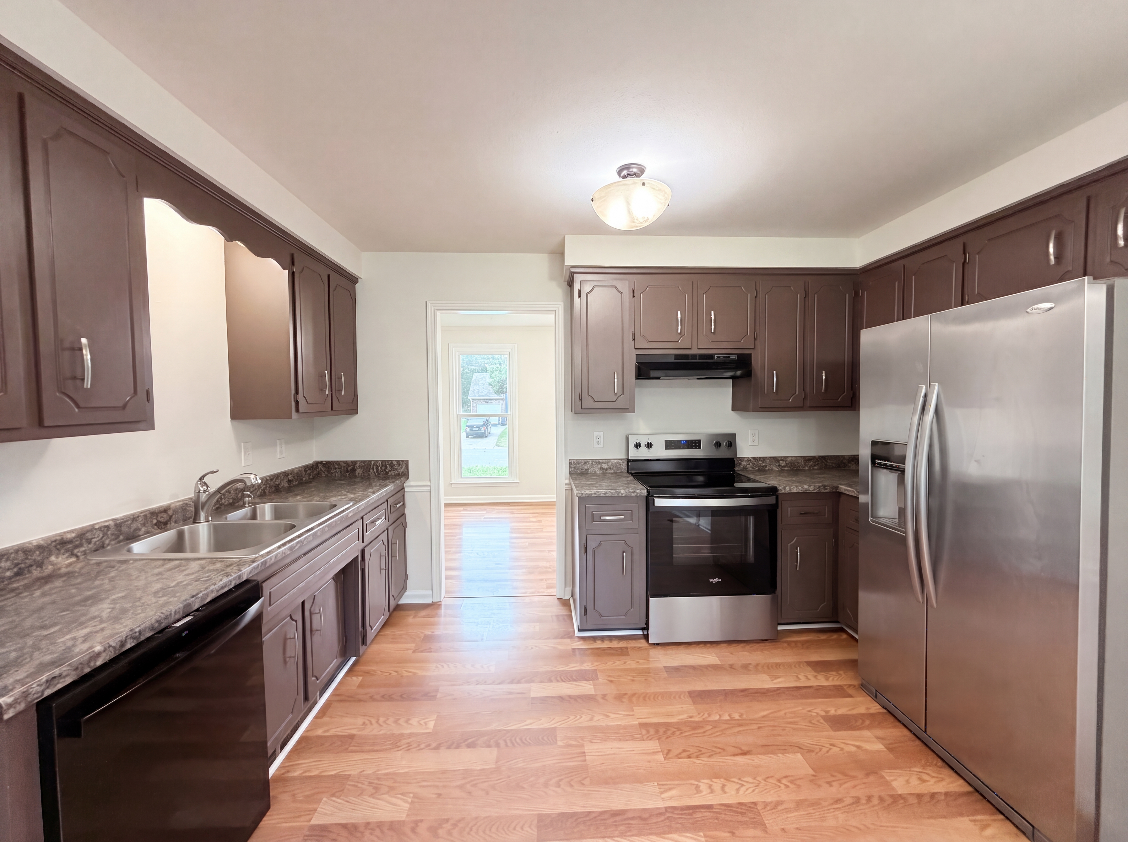 Photo 2 of 24 of 3402 Chaney Ln, Clarksville, TN