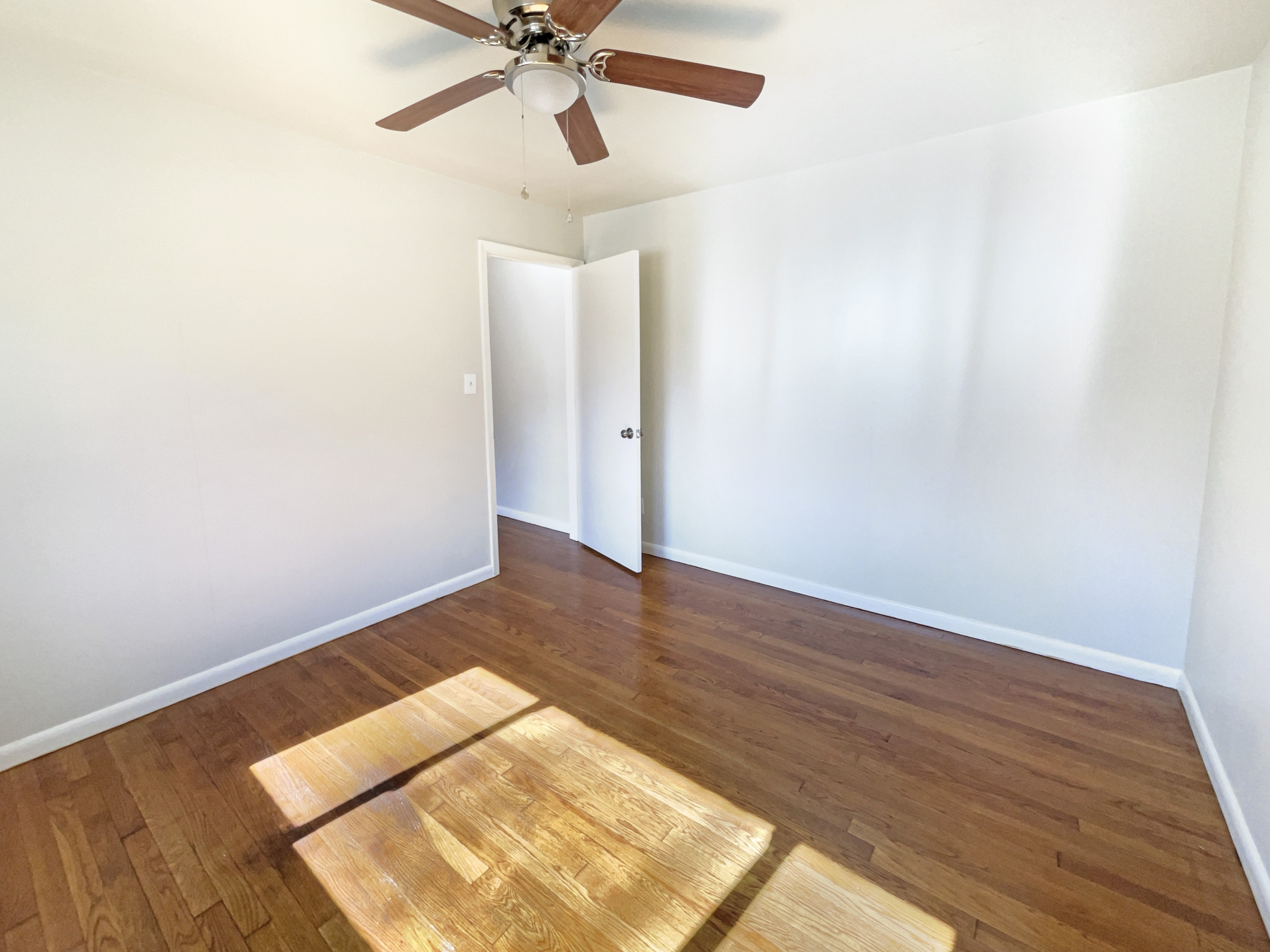 Photo 12 of 30 of 2807 Clingman St, Hopewell, VA